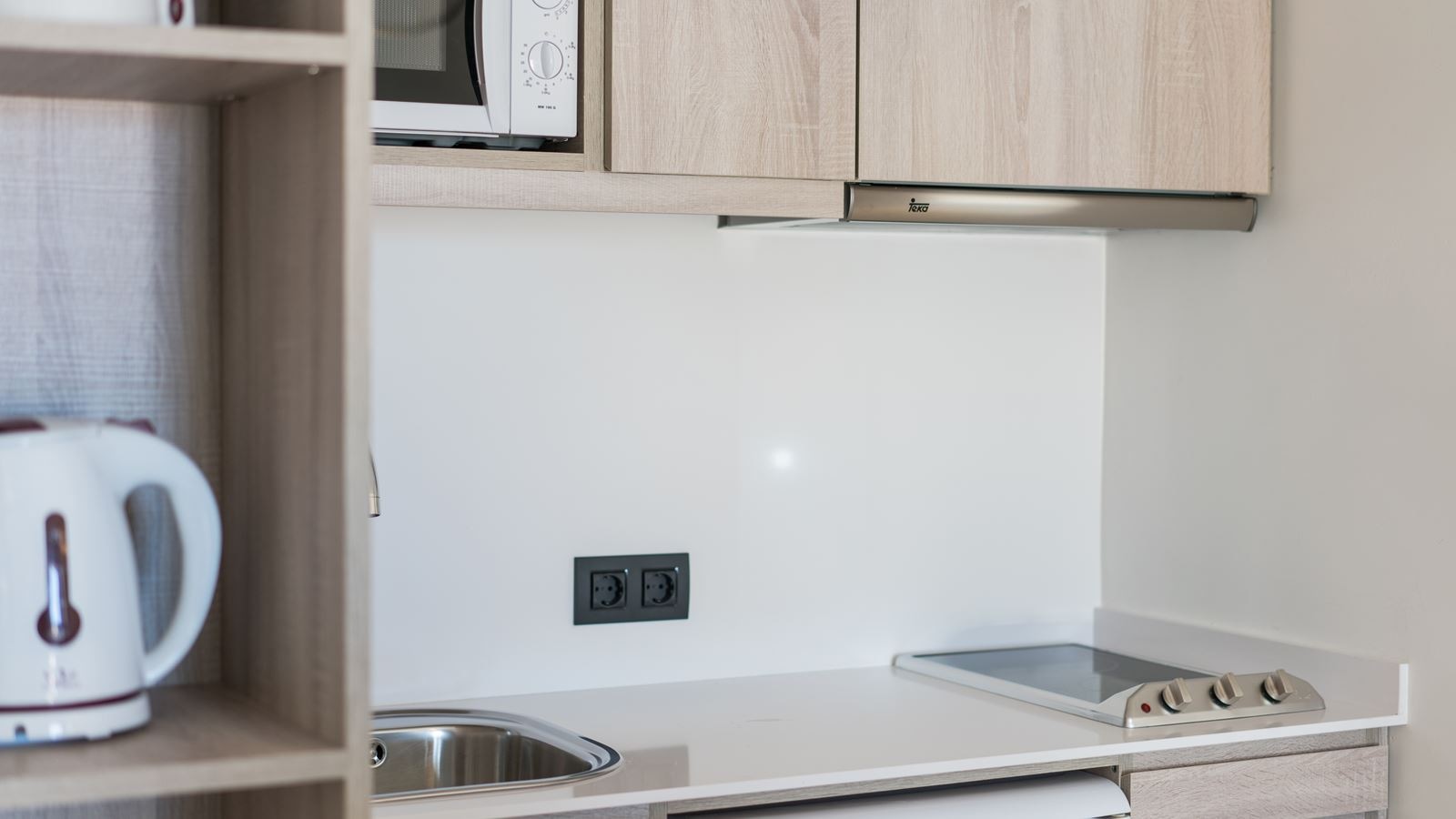 rooms-apartment-standard-1-bedroom-balocony-or-terrace