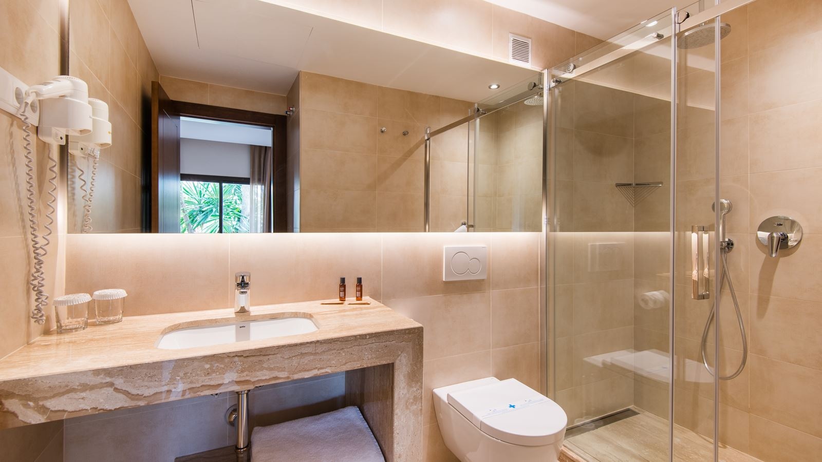 rooms-dt--double-ground-floor-with-terrace