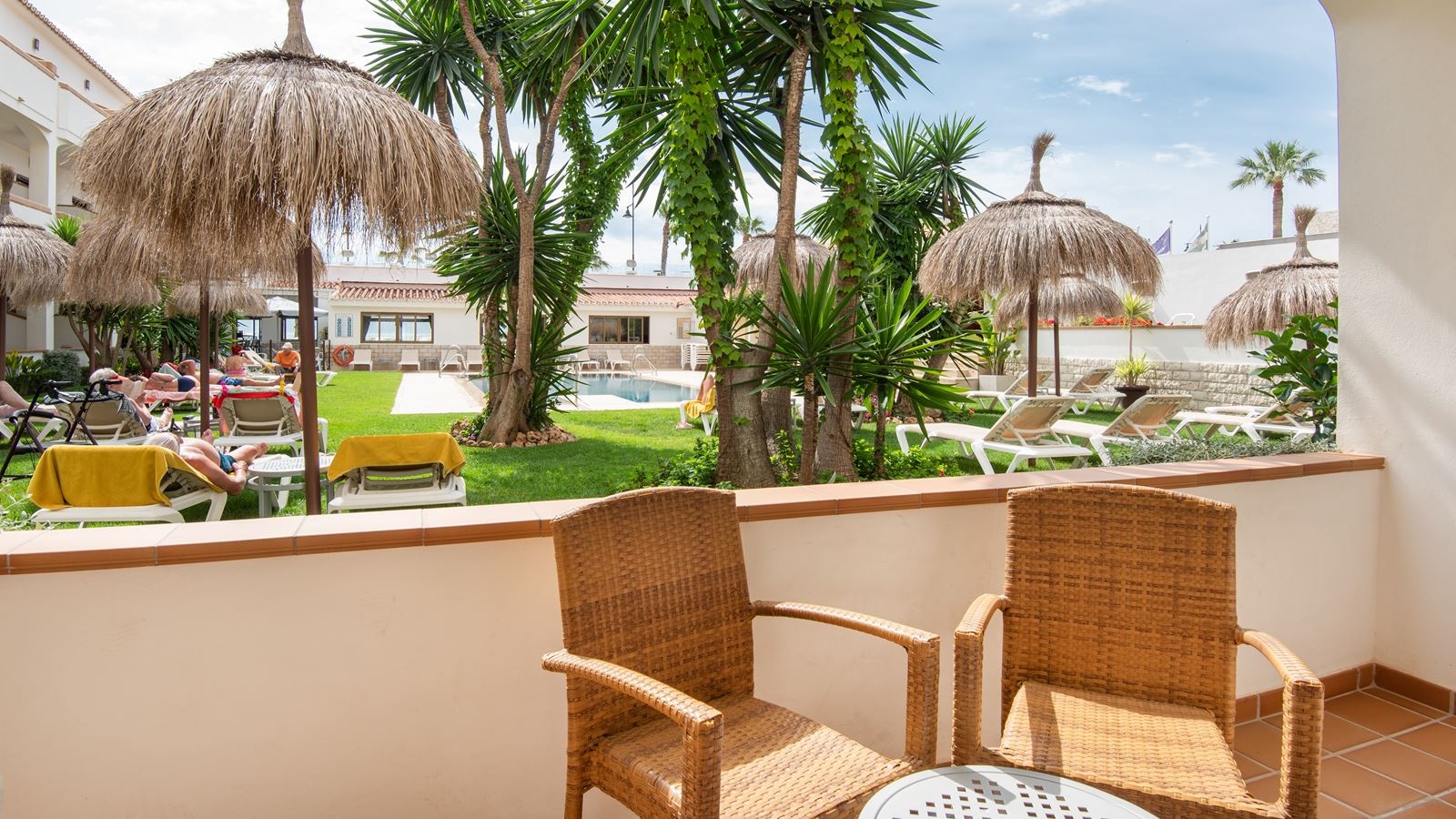 rooms-dt--double-ground-floor-with-terrace