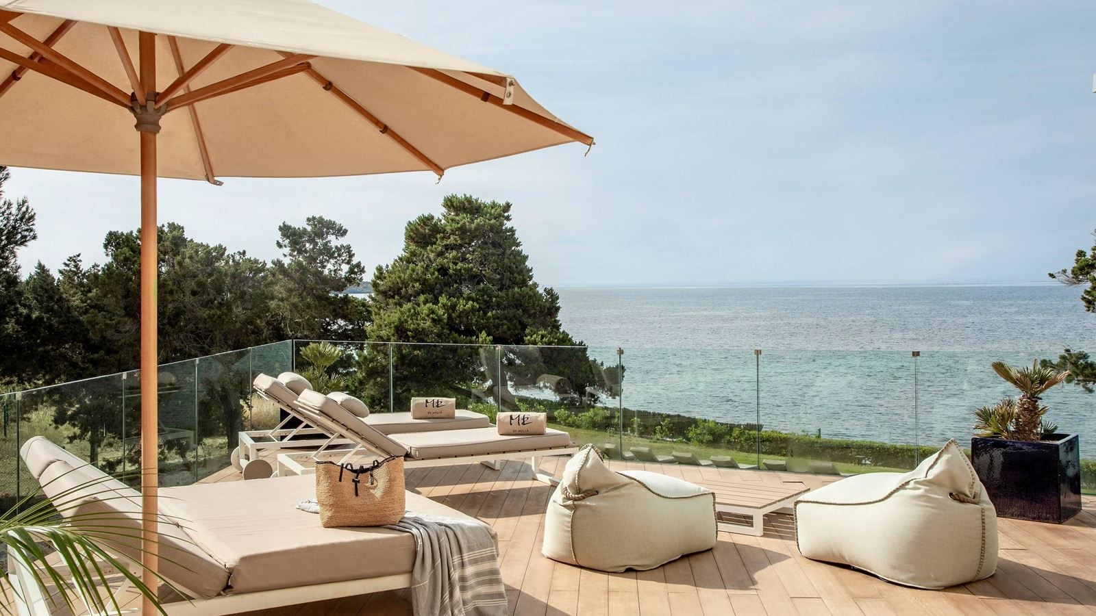 rooms-junior-suite-extra-me-room-sea-view