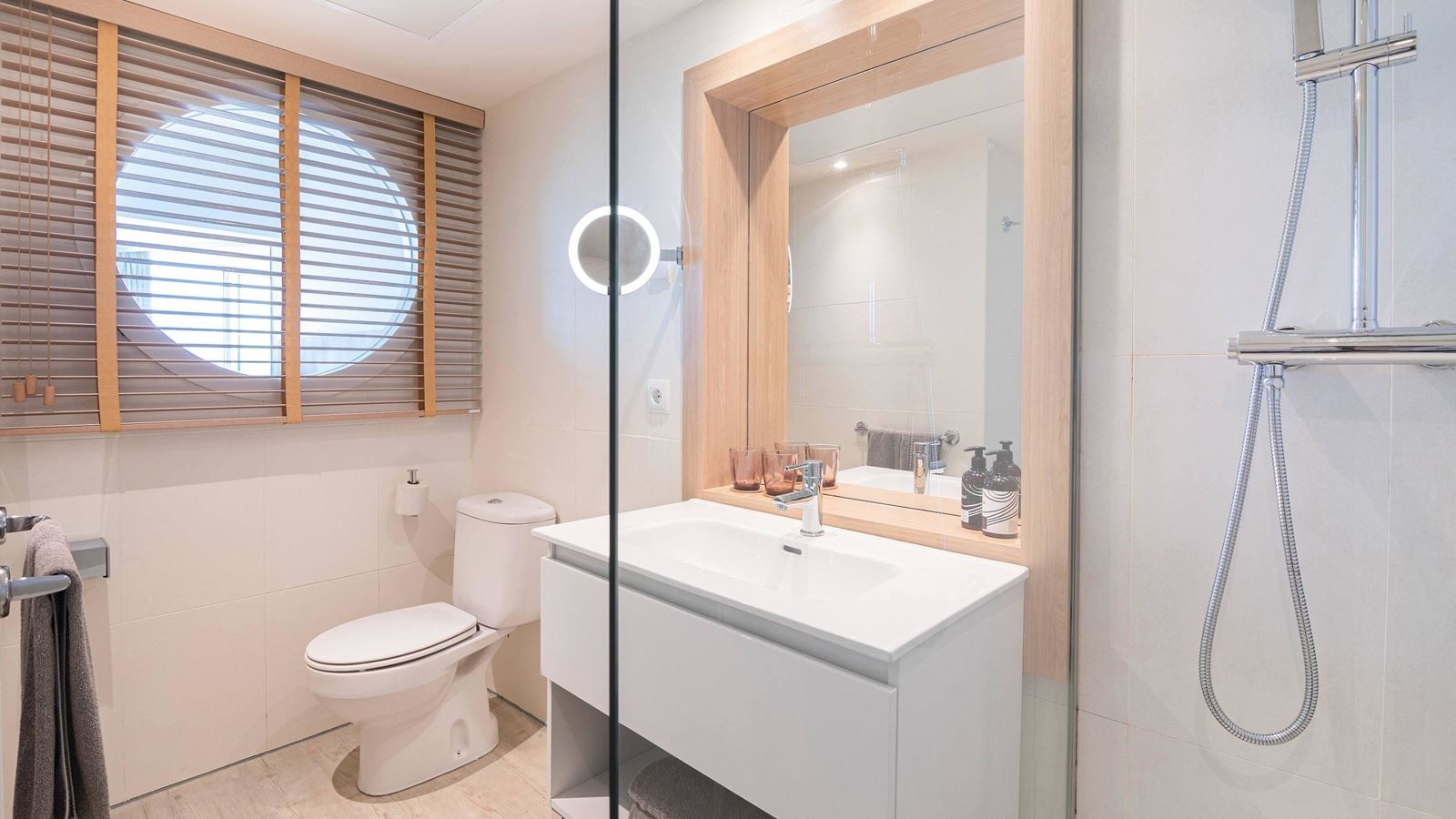 rooms-double-lateral-sea-view