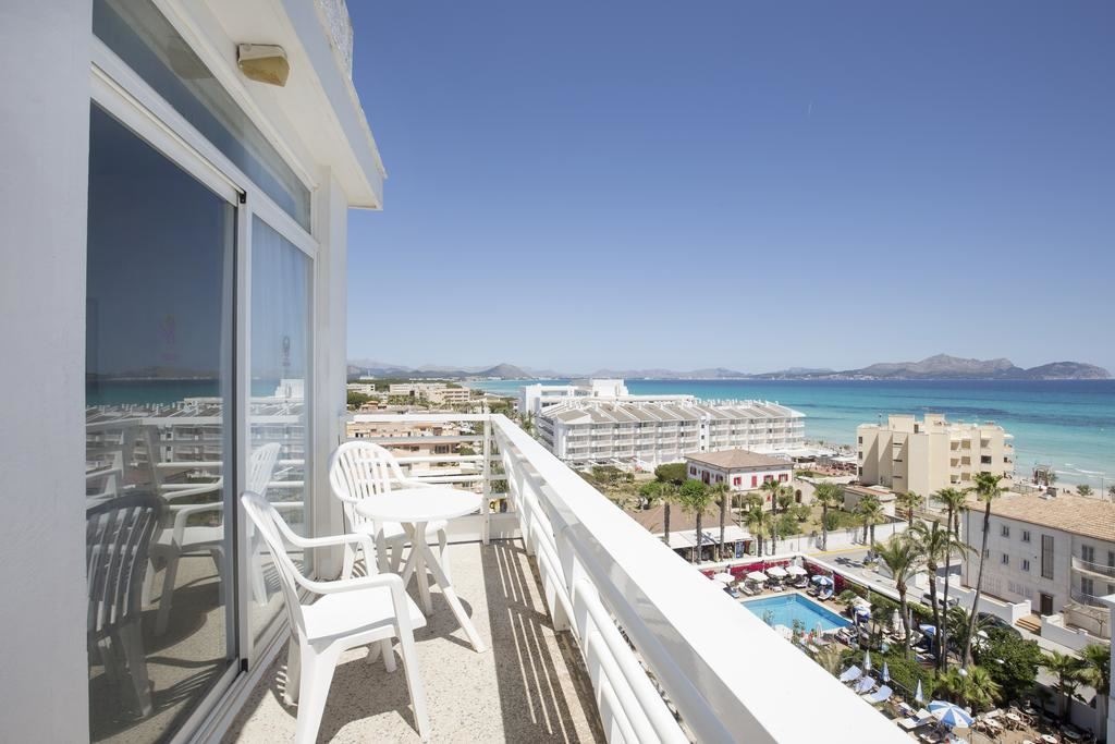 rooms-standard-room-lateral-sea-view-balcony