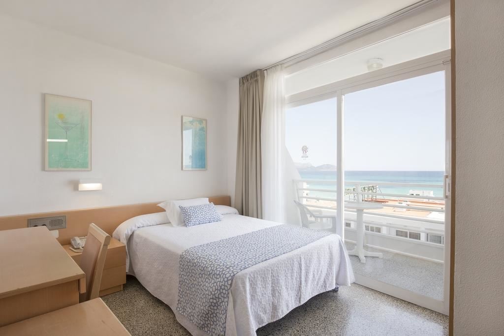 rooms-standard-room-lateral-sea-view-balcony