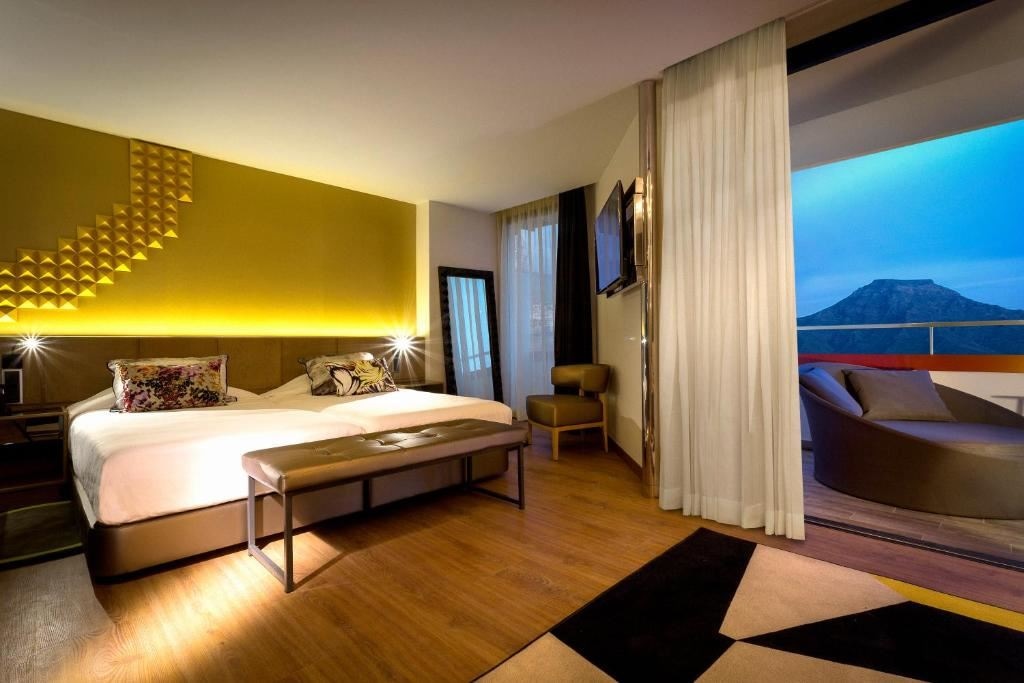 rooms-studio-suite-silver-balcony-or-terrace