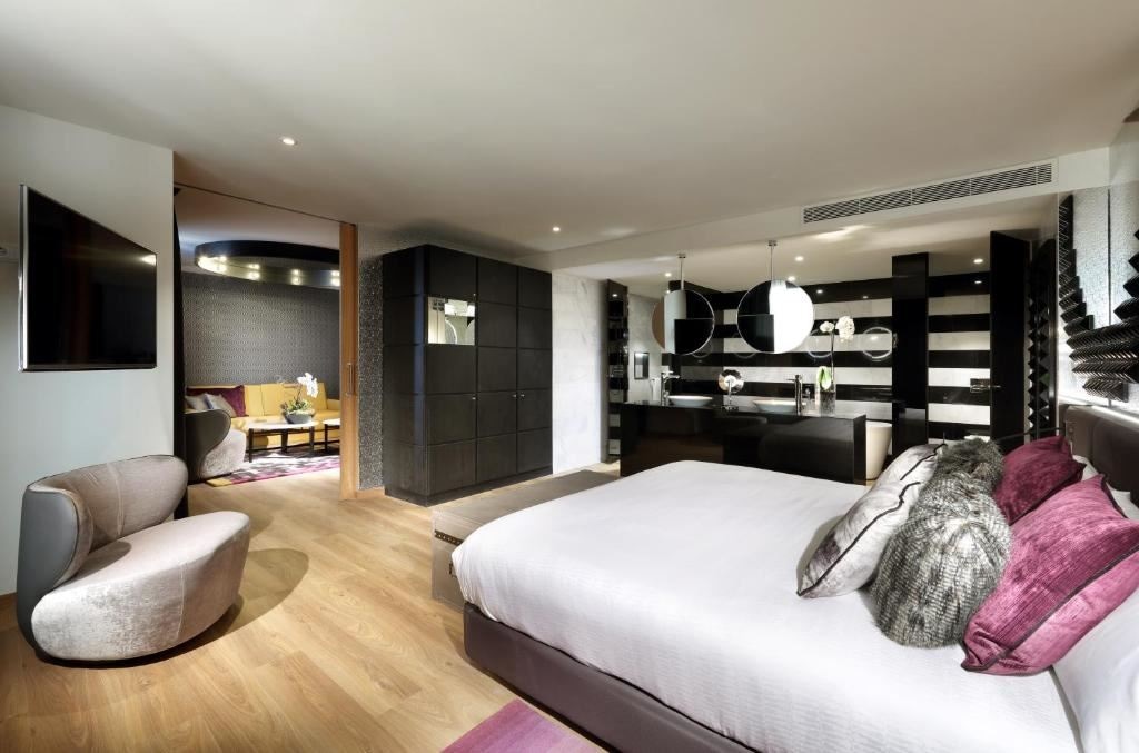 rooms-rock-suite-platinum-balcony-or-terrace