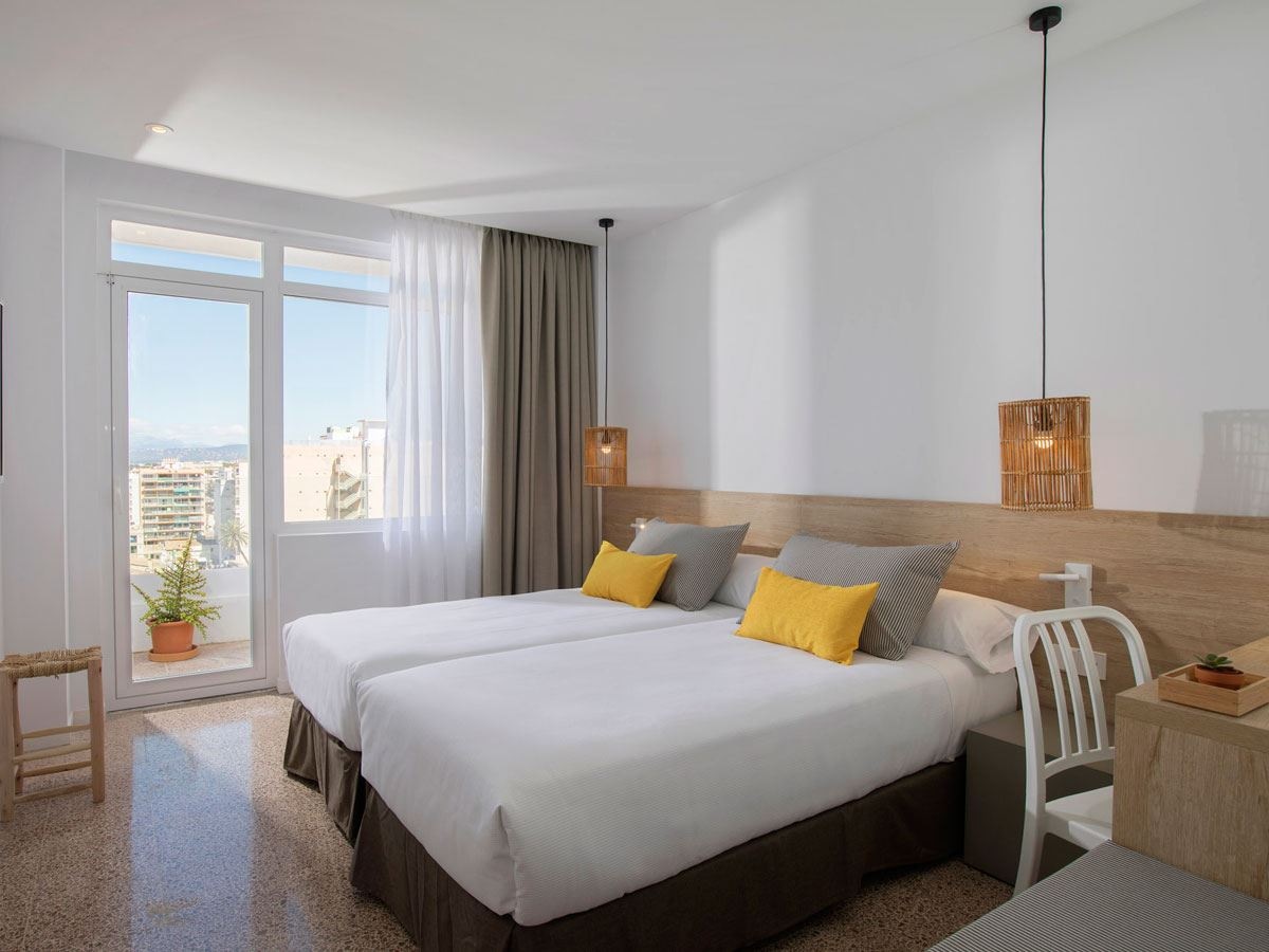 rooms-room-double-balcony-or-terrace