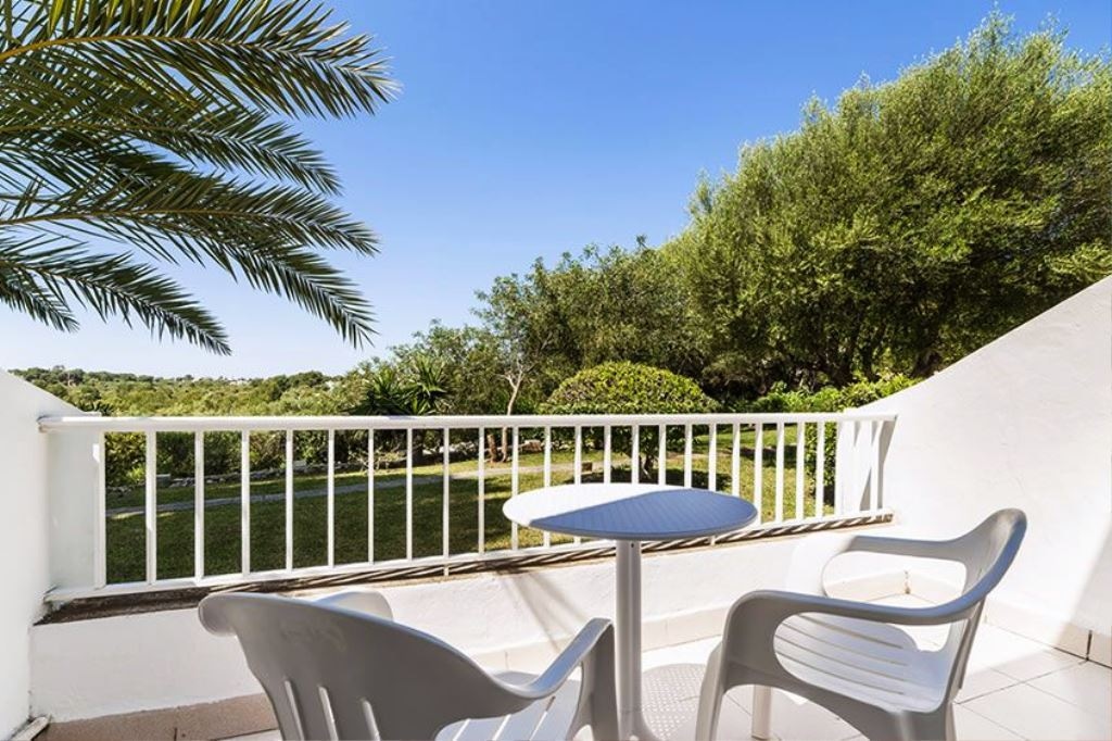 rooms-double-single-use-balcony-or-terrace