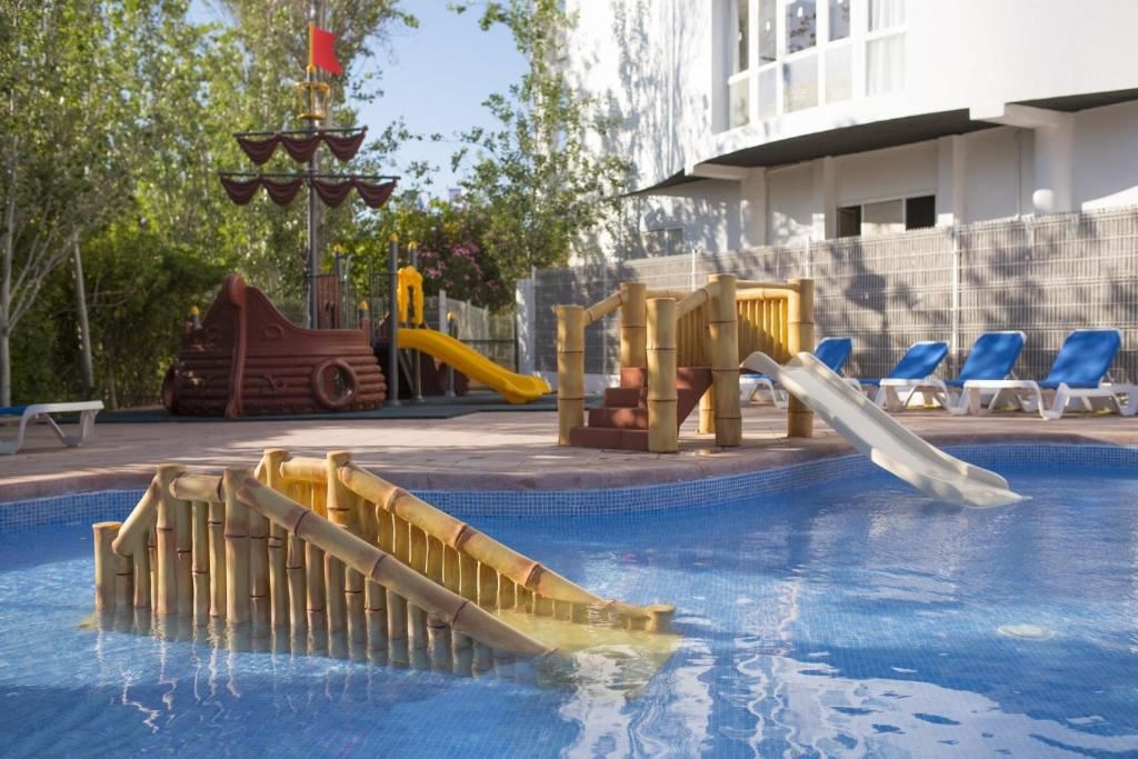 pools-outdoor-childrens-pool