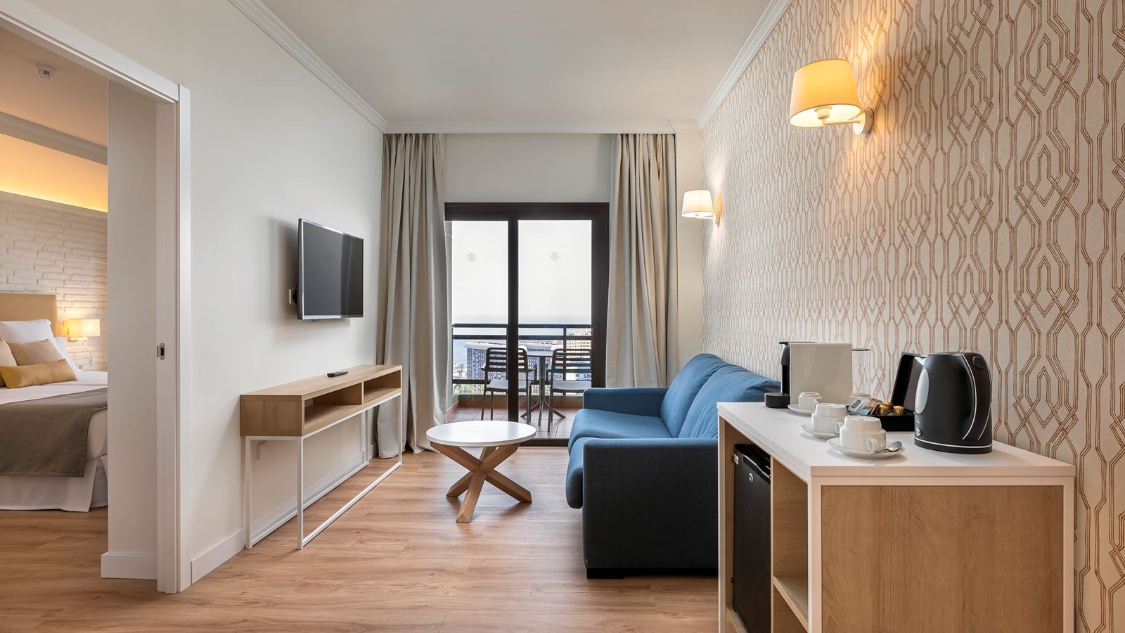 rooms-my-favourite-club-suite-ocean-front-view-balcony-or-terrace