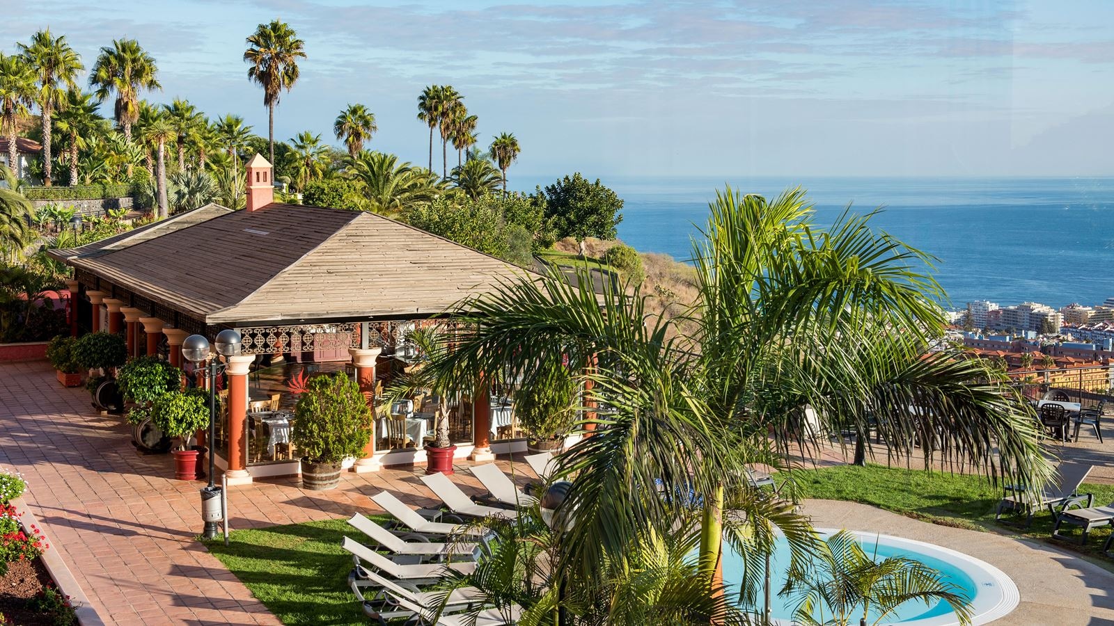 restaurants-pool-bar-mirador