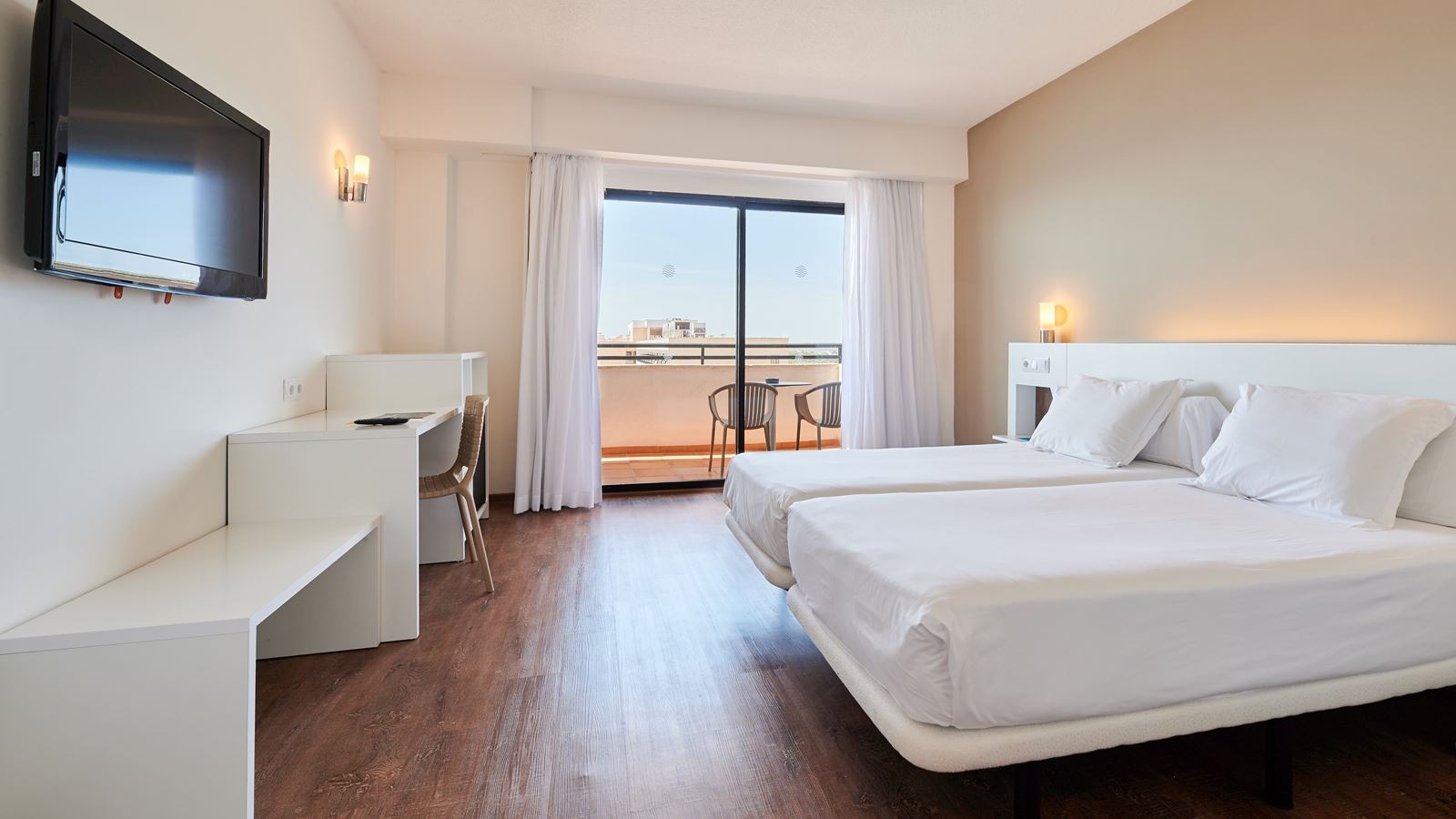 rooms-room-double-sea-view-balcony