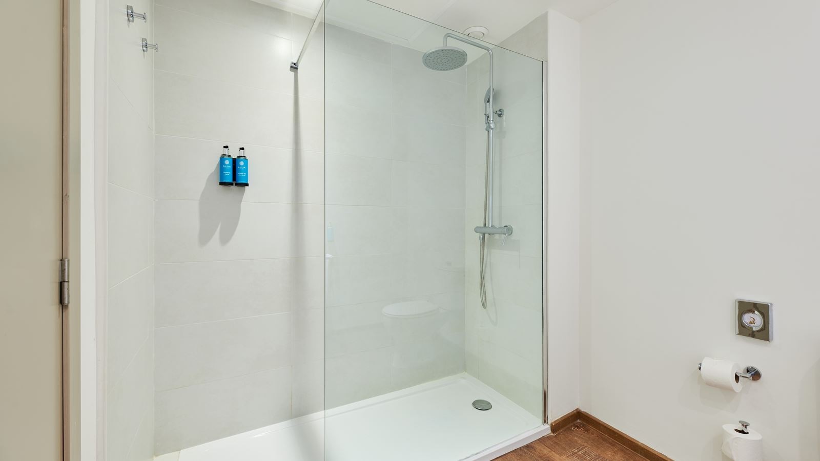 rooms-double-frontal-sea-view-balcony-comfort