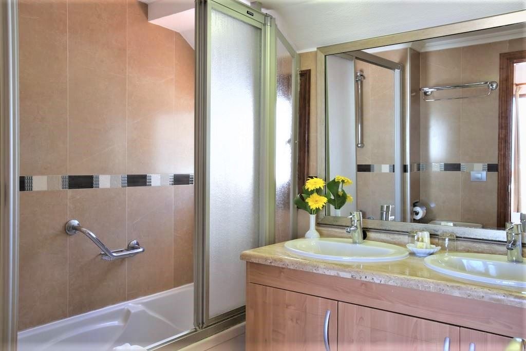 rooms-studio-balcony-or-terrace