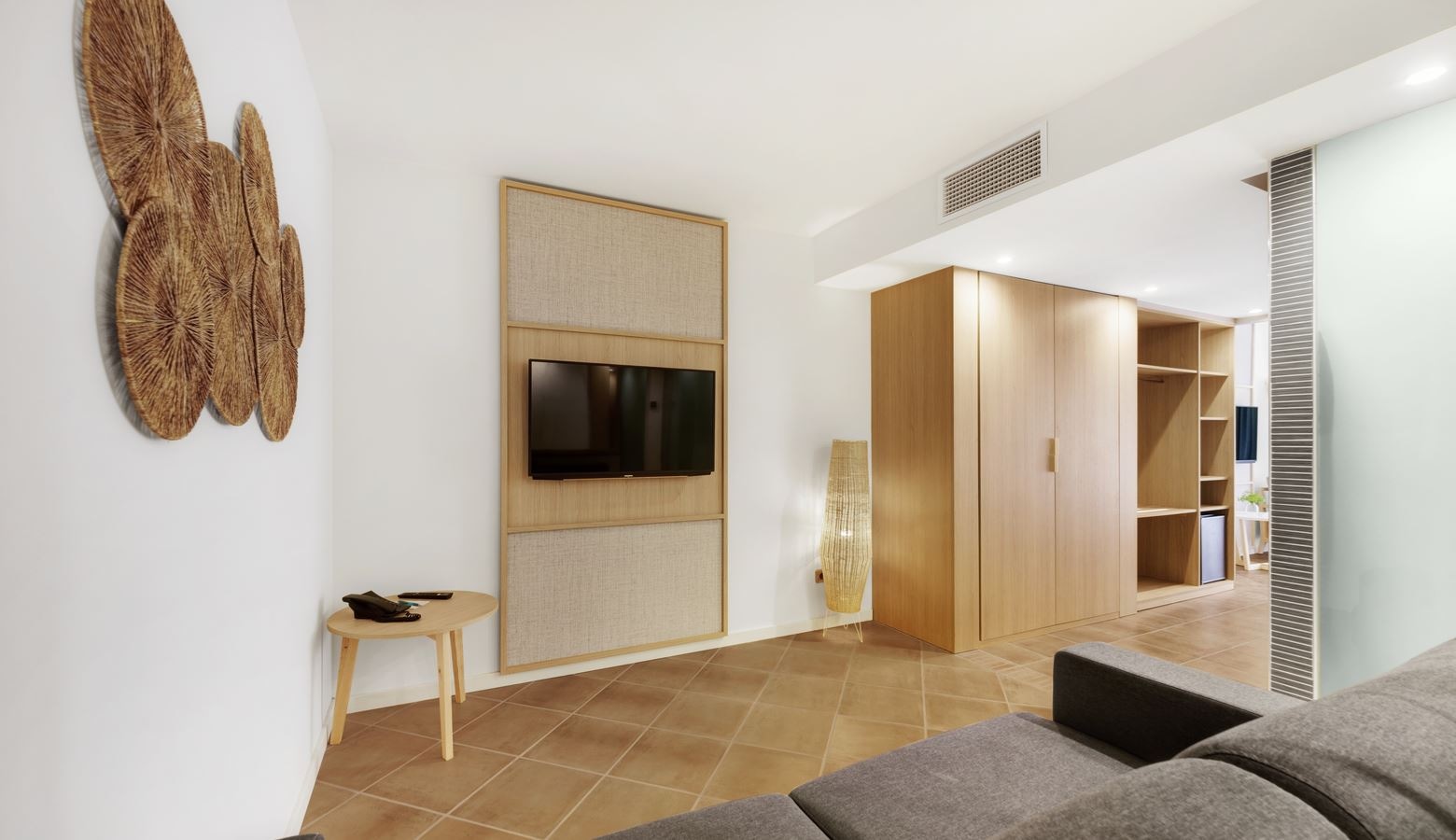 rooms-room-family-balcony