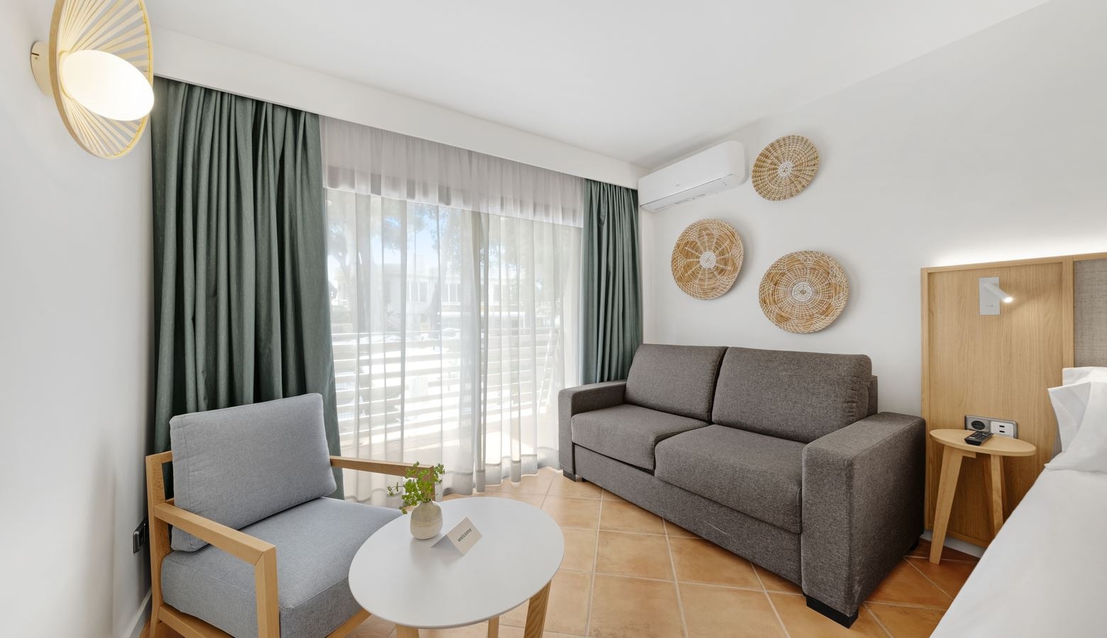 rooms-double-superior-pool-view