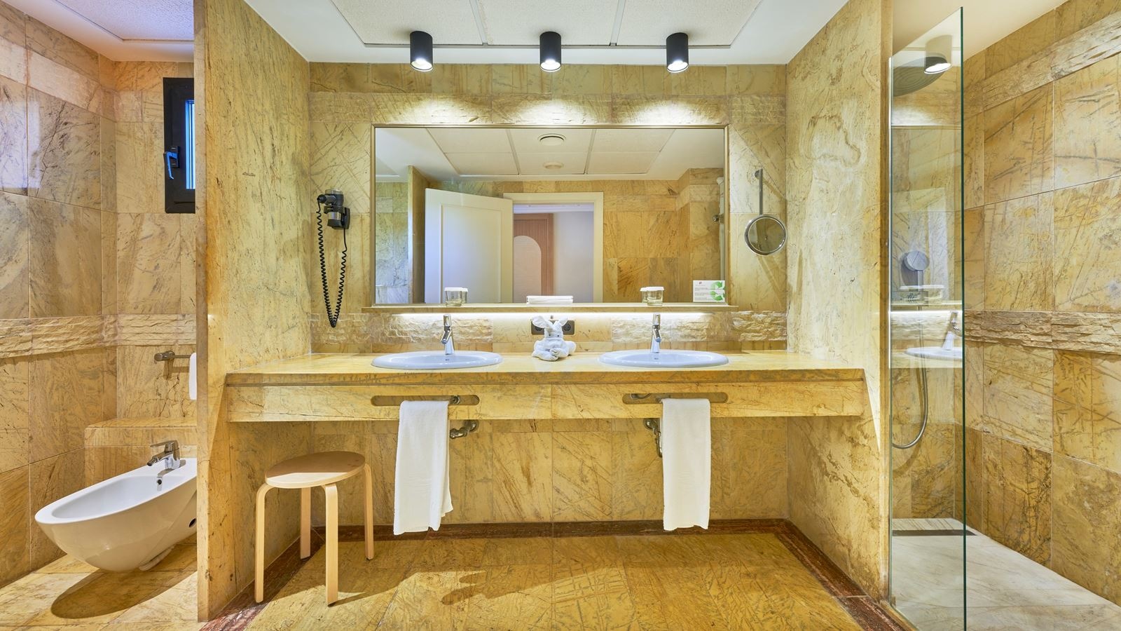 rooms-royal-pool-view-room-with-balcony