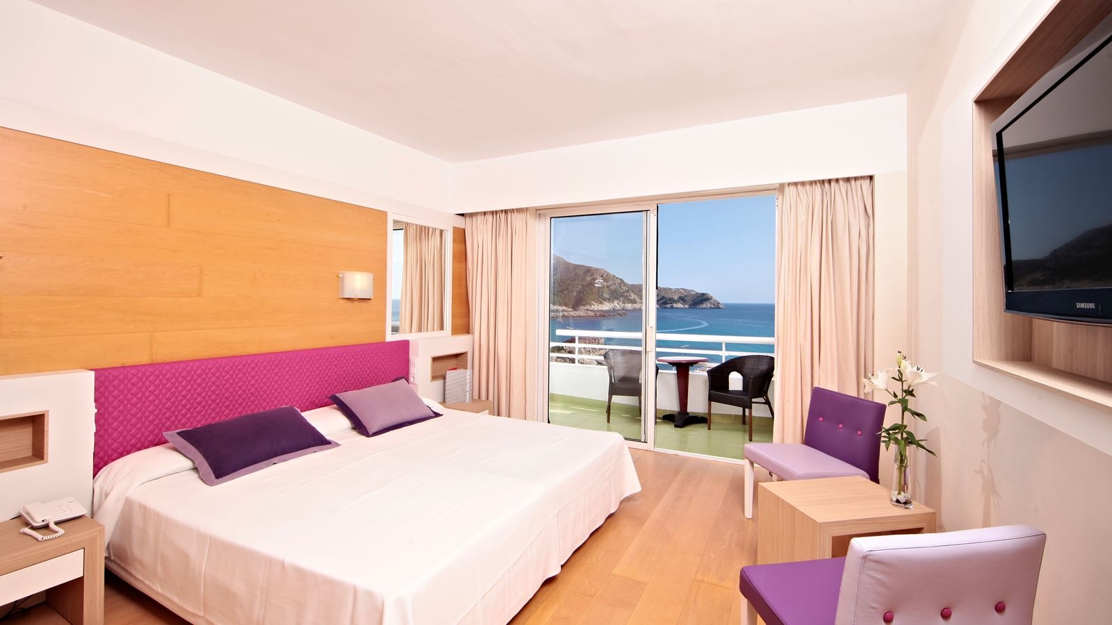 rooms-dbl-sea-view-balcony