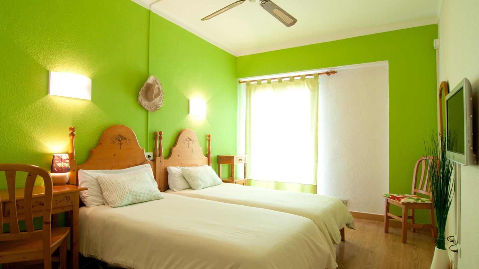 rooms-standard-room-balcony-or-terrace