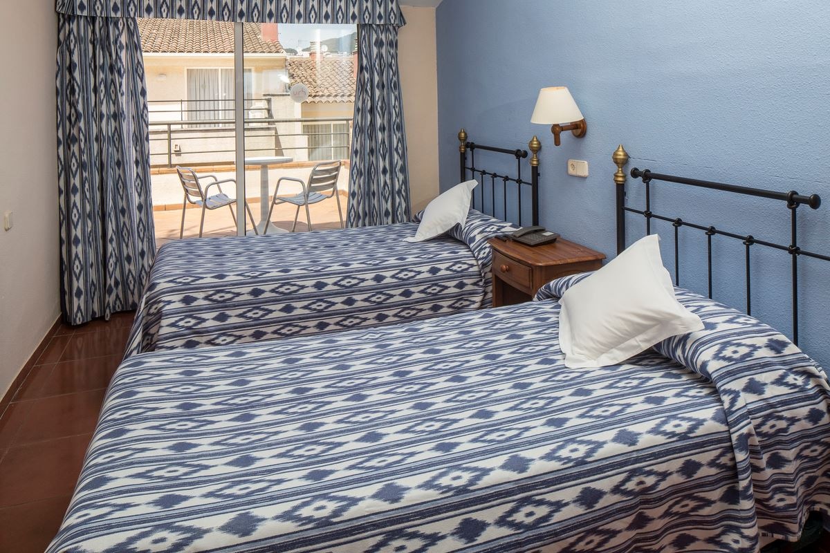 rooms-quadriple-room