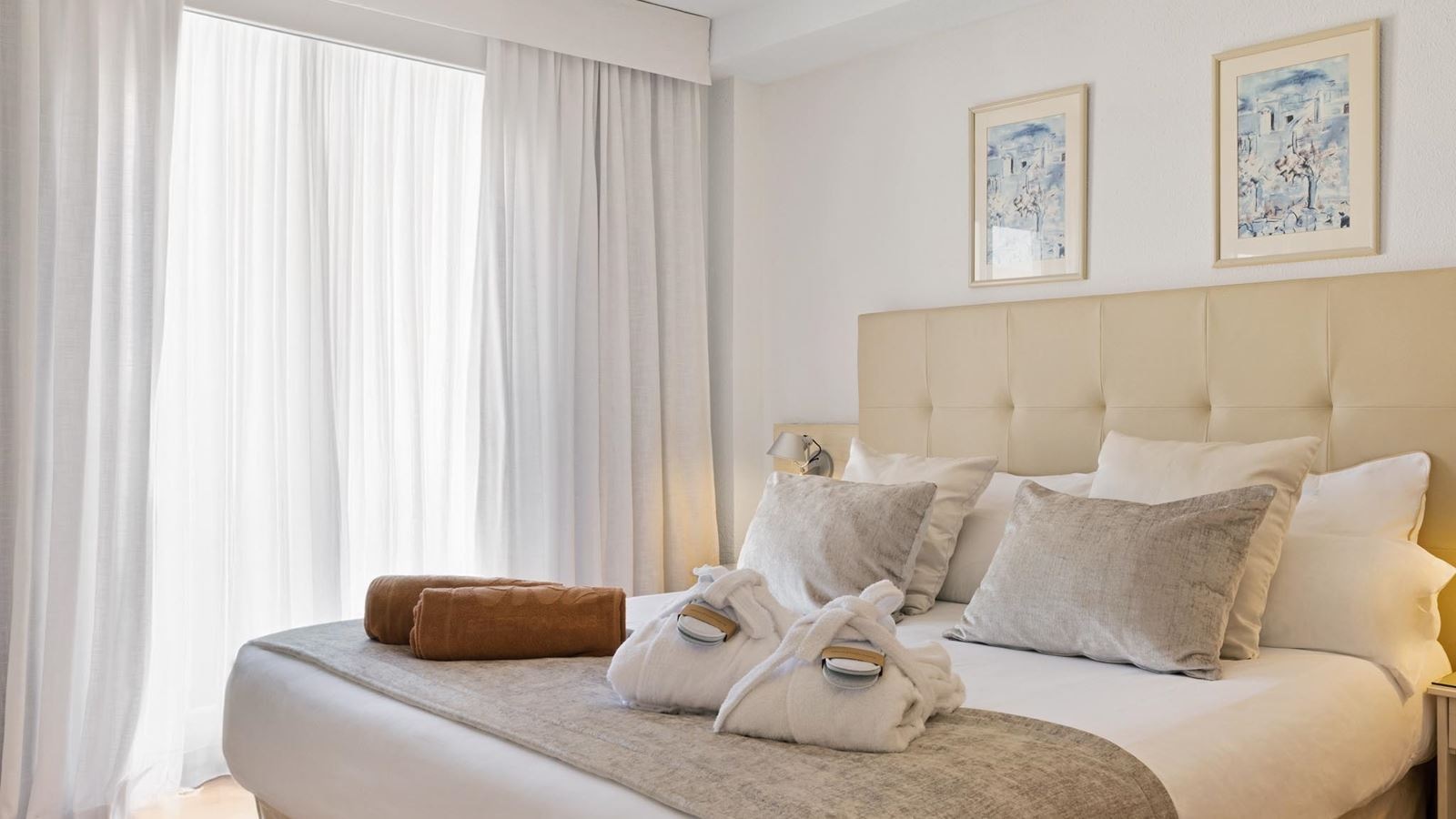 rooms-apt-1-bedroom-selection-club-balcony-or-terrace