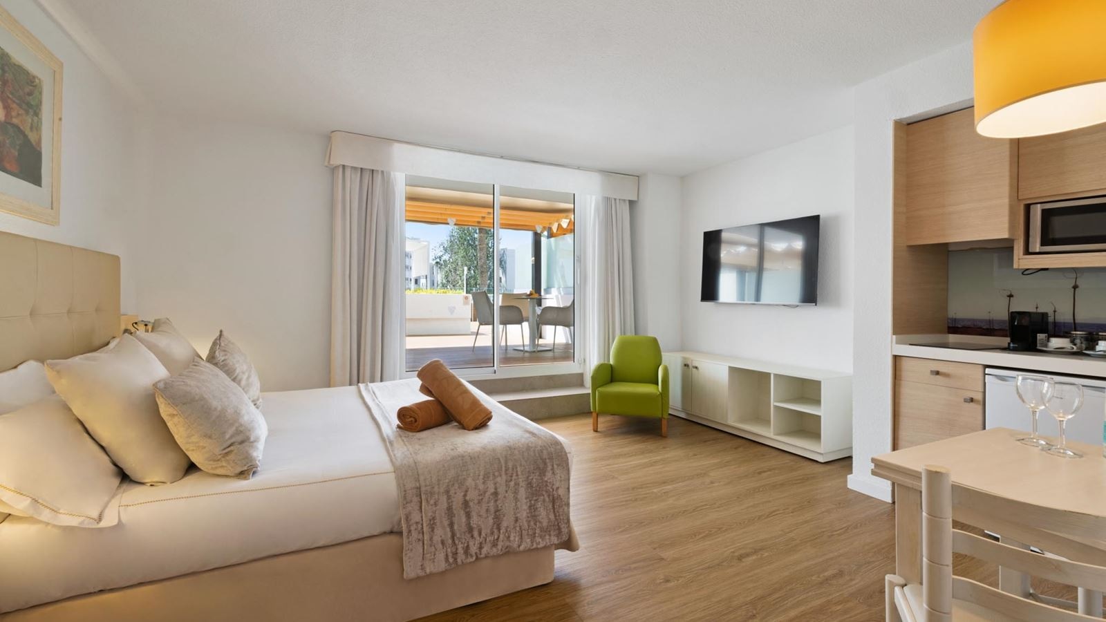 rooms-studio-plunge-pool-selection-club-balcony-or-terrace