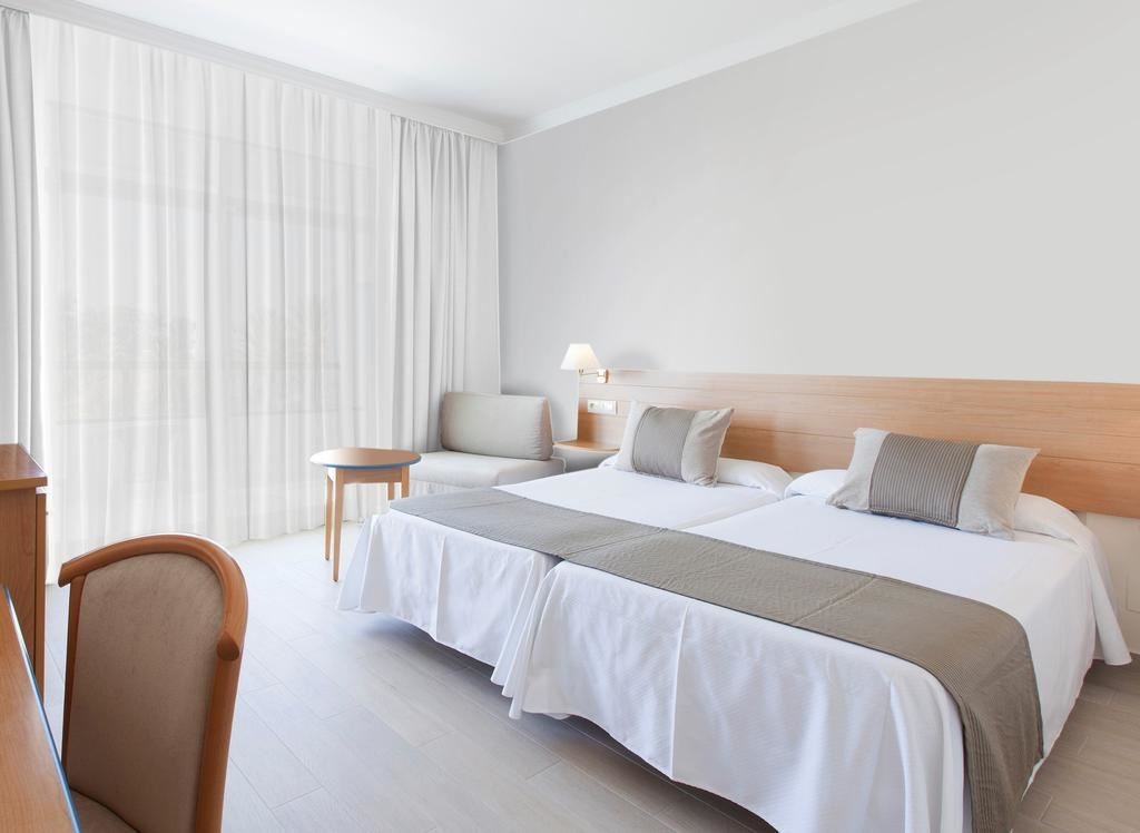 rooms-double-standard-with-balcony-or-terrace