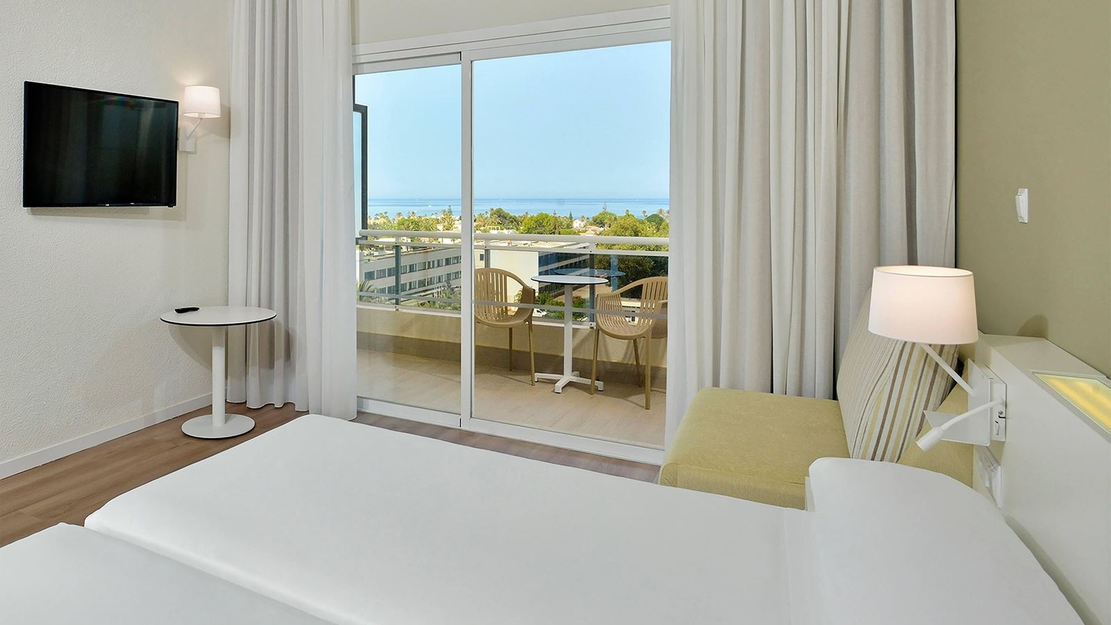 rooms-double-sea-view-with-balcony-or-terrace