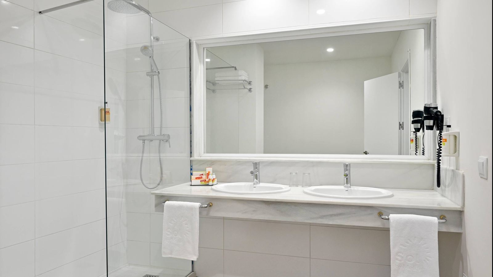 rooms-double-sea-view-with-balcony-or-terrace