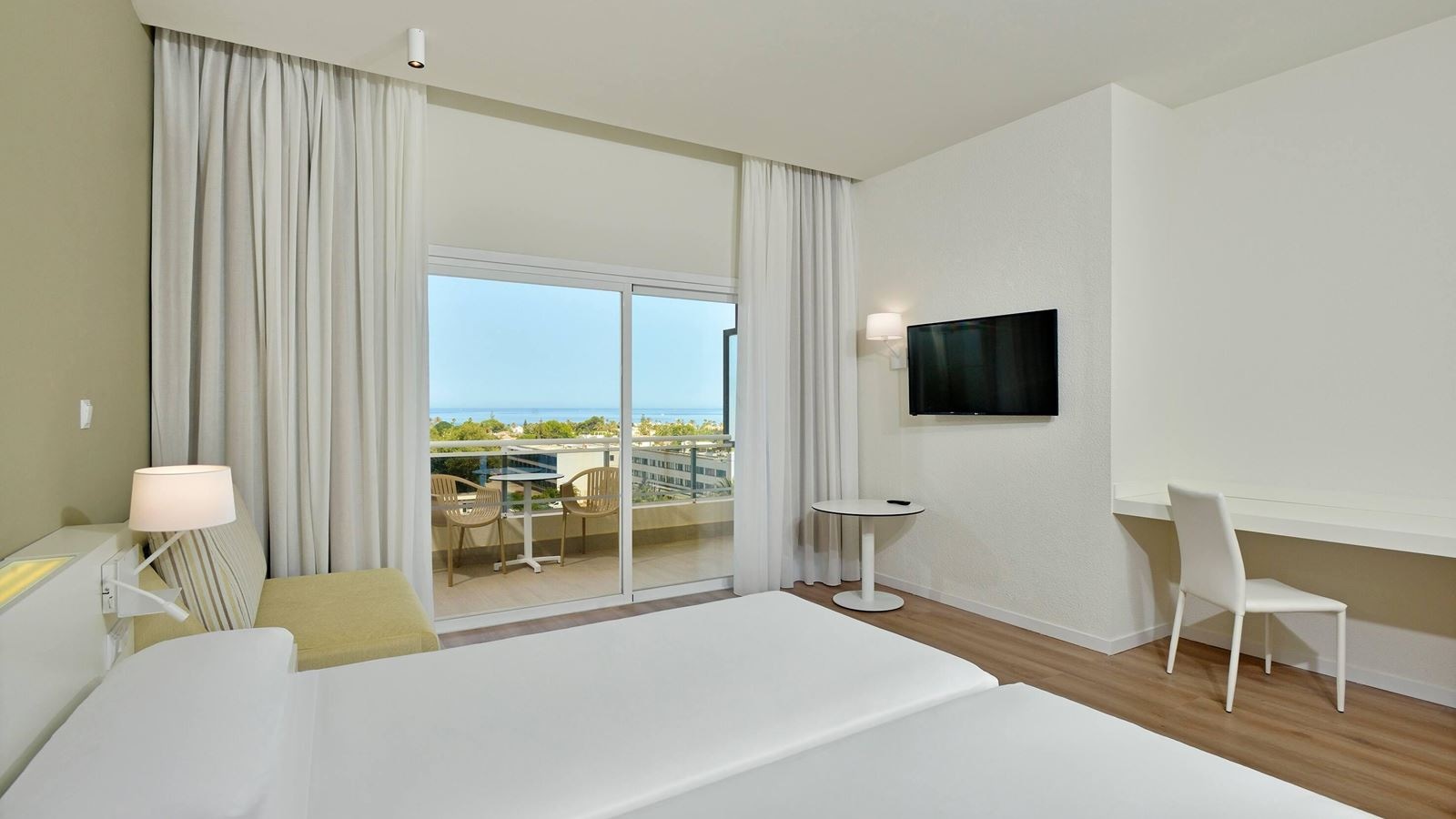 rooms-double-sea-view-with-balcony-or-terrace