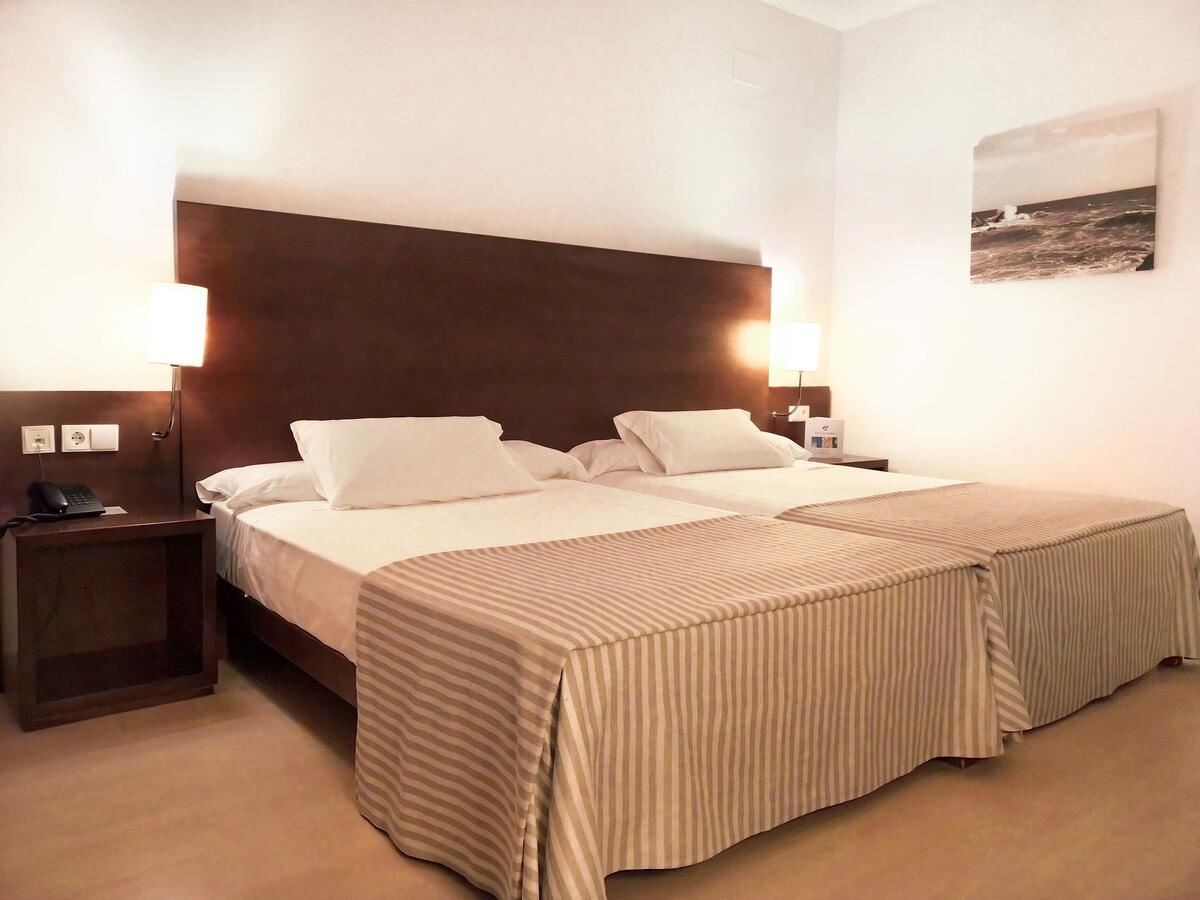 rooms-double-room-balcony-or-terrace