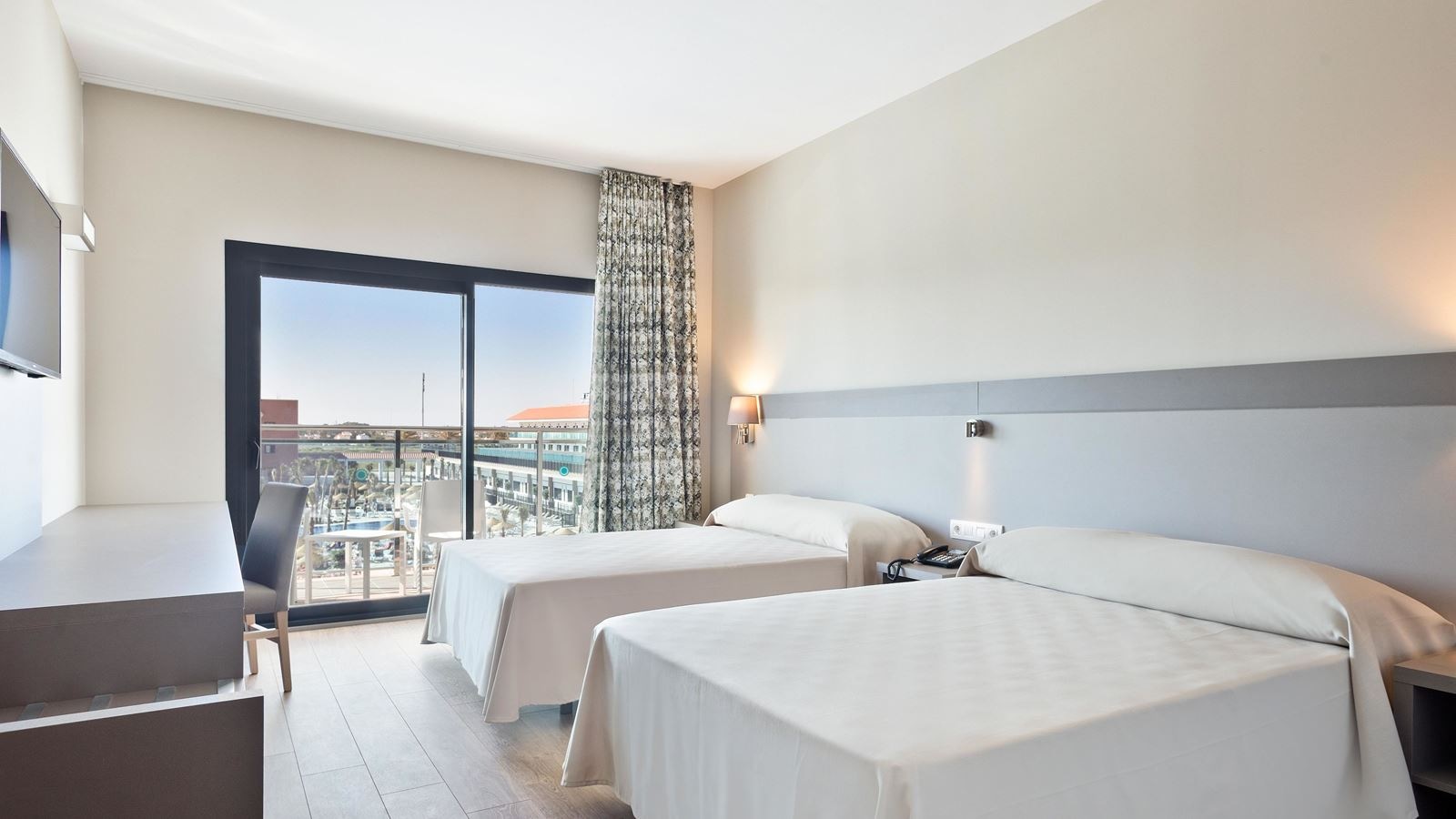 rooms-standard-room-balcony-or-terrace