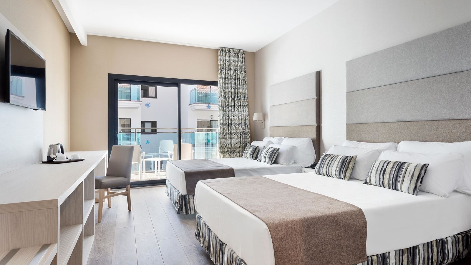 rooms-superior-room-balcony-or-terrace