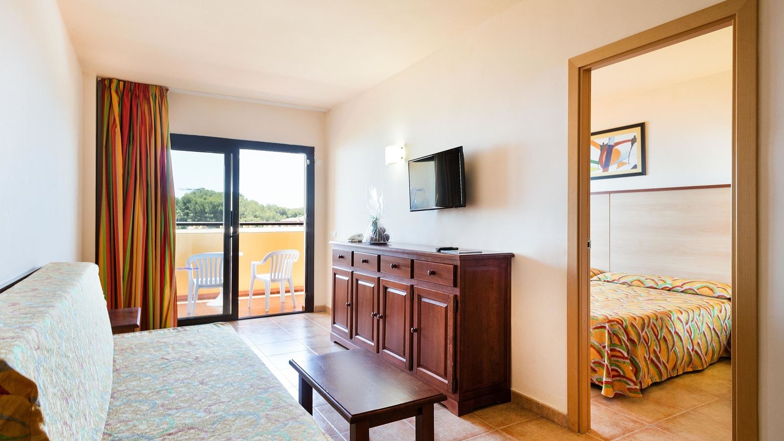 rooms-apartment-46-balcony-or-terrace