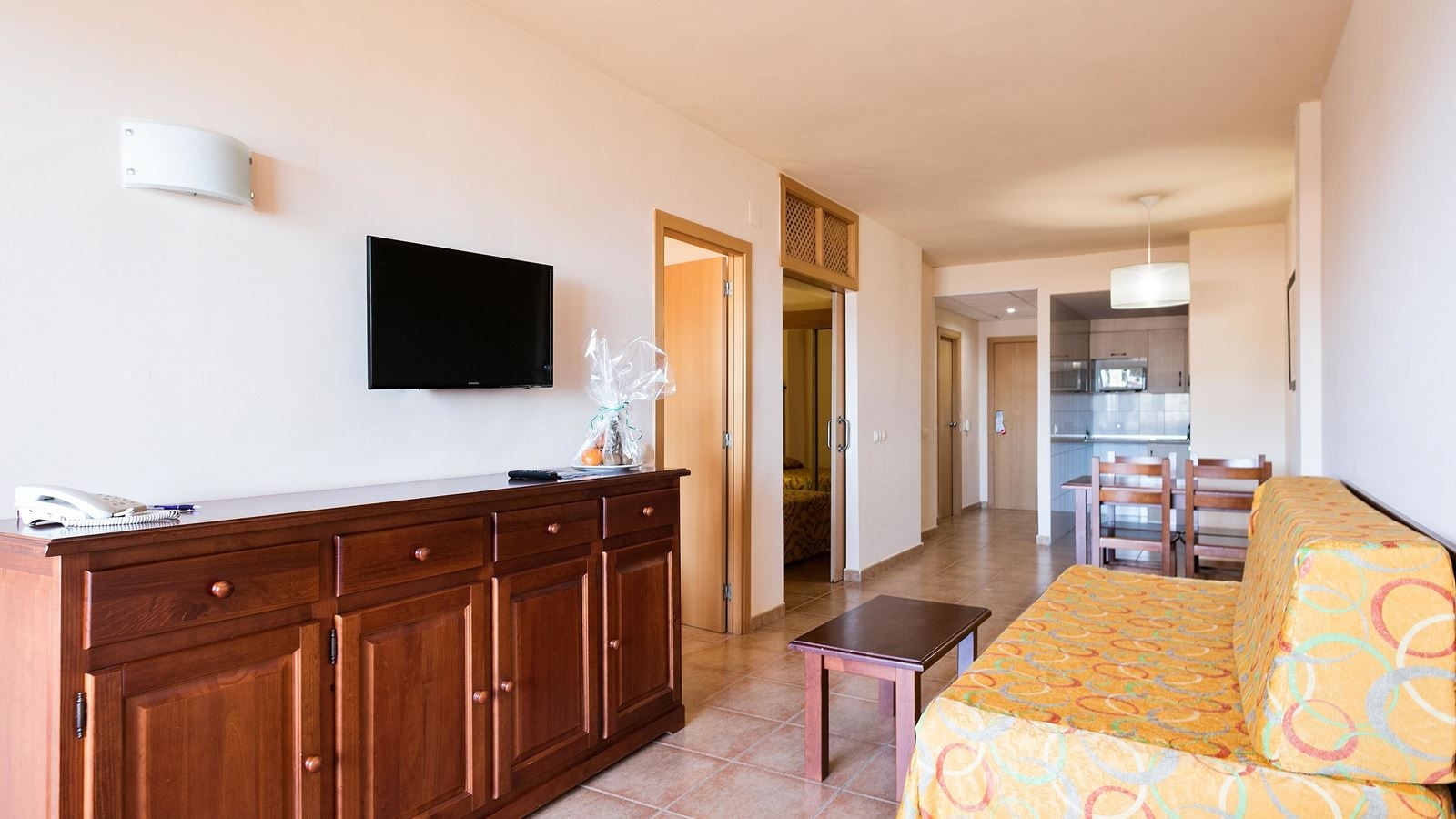 rooms-apartment-46-balcony-or-terrace