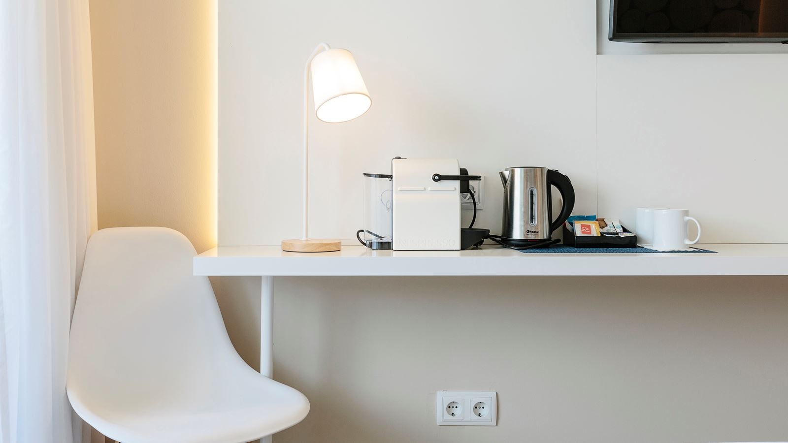 rooms-double-superior-room-pool-view-with-balcony-or-terrace