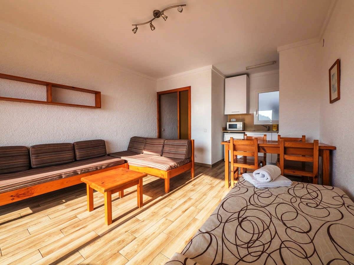 rooms-apartment-25-pax