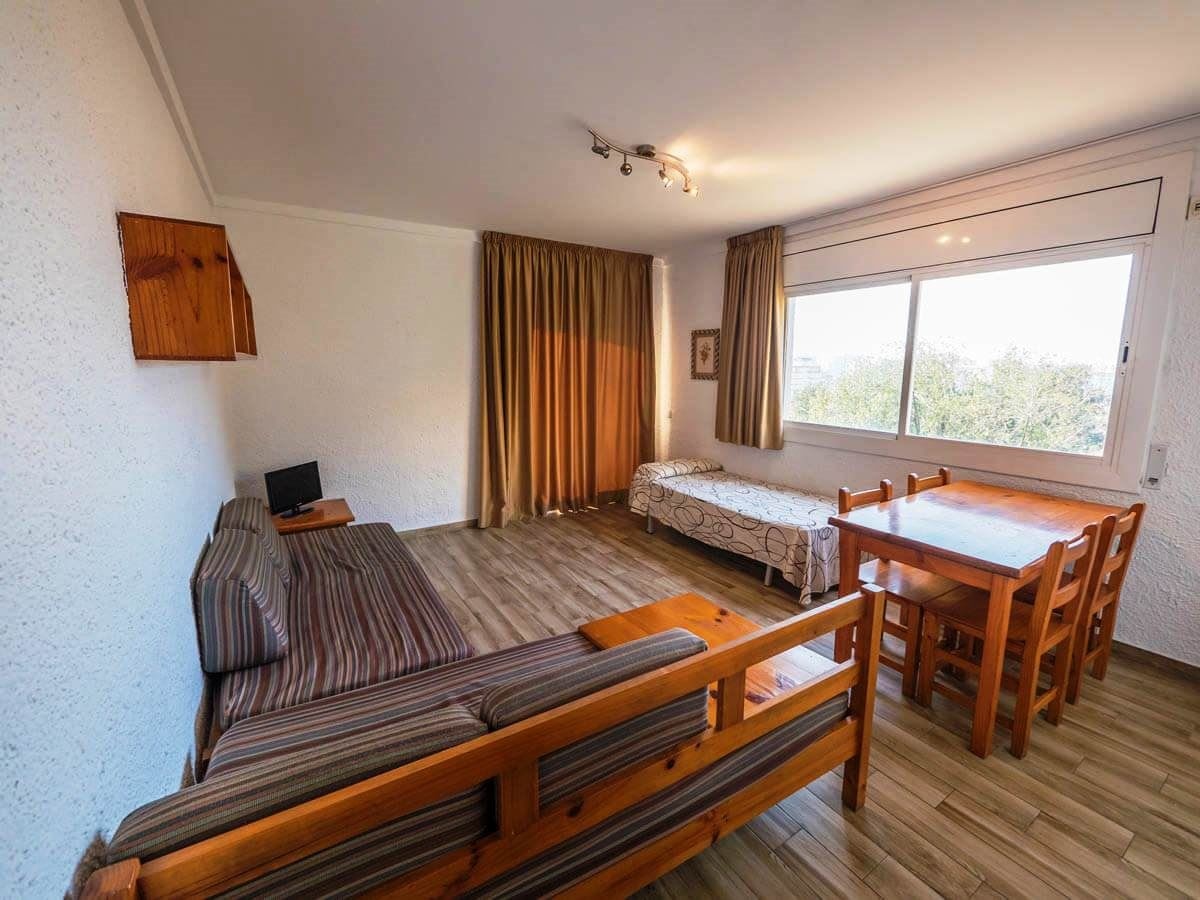 rooms-apartment-24-pax