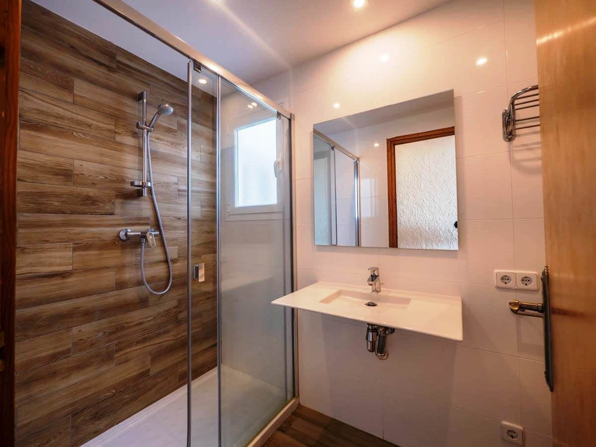 rooms-apartment-24-pax