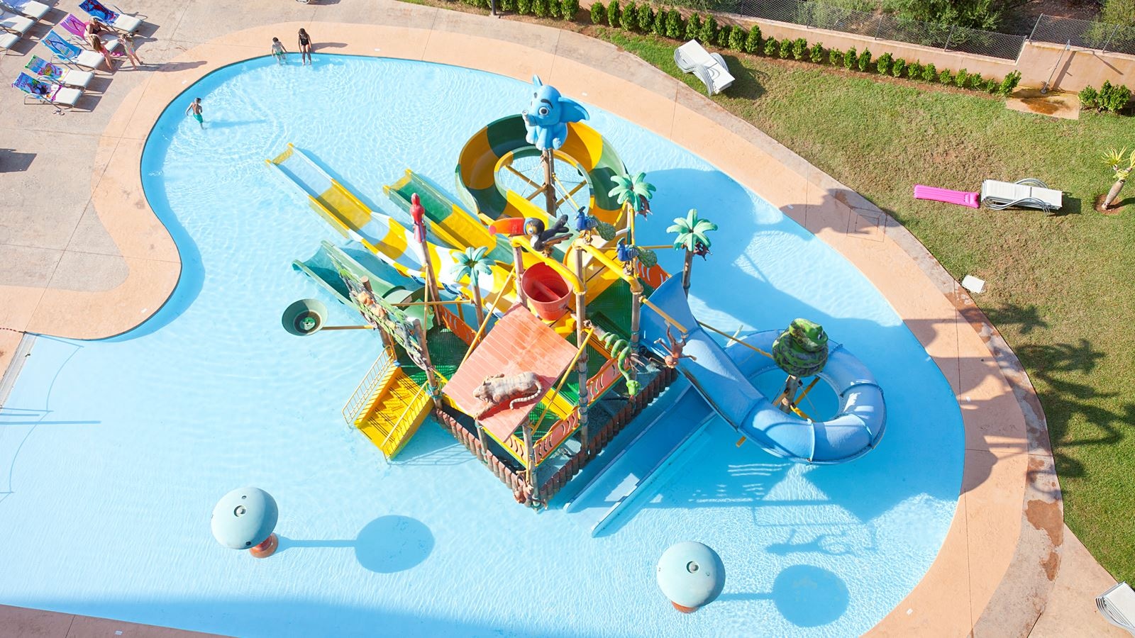 water-park-outdoor-pool
