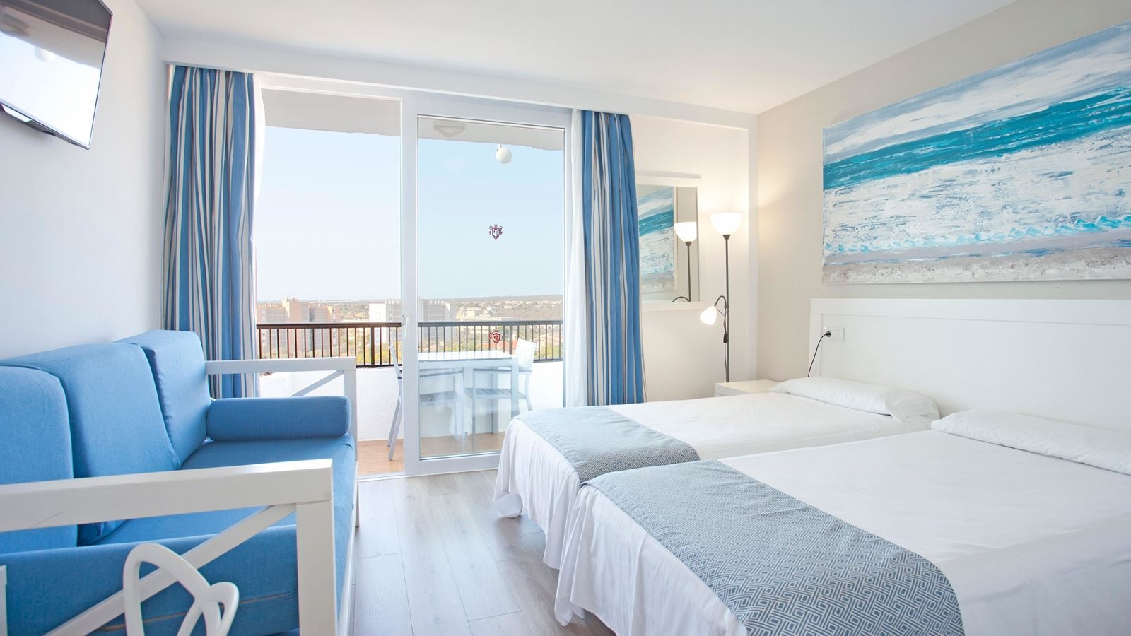 rooms-room-double-balcony-or-terrace