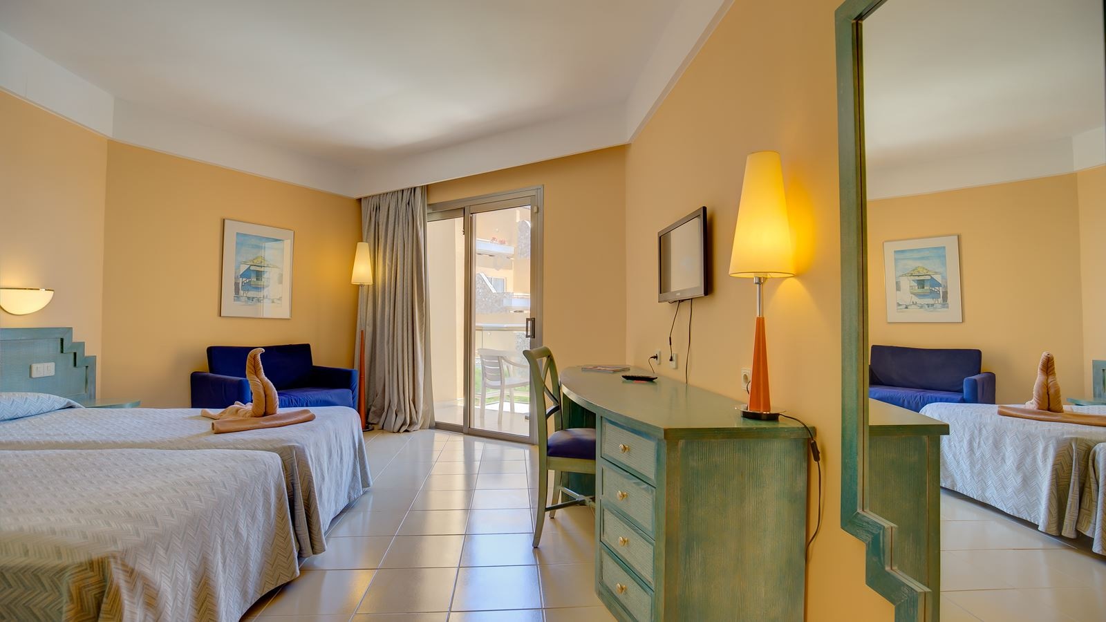 rooms-twin-lateral-sea-view-balcony-or-terrace