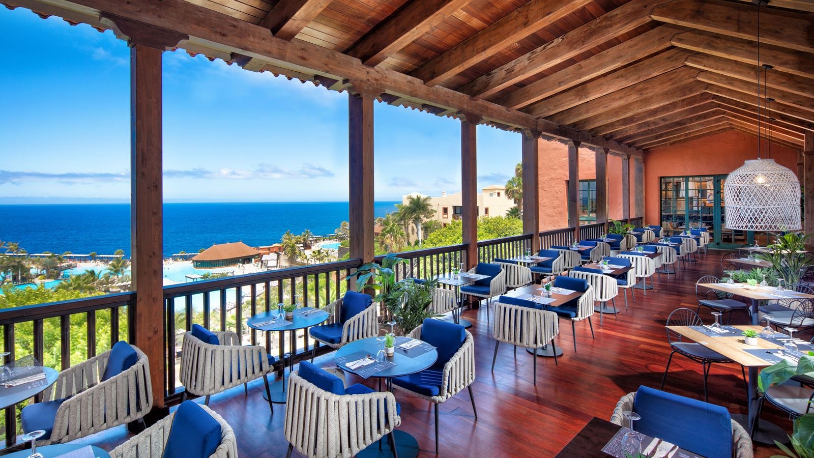 restaurants-restaurant-food-market