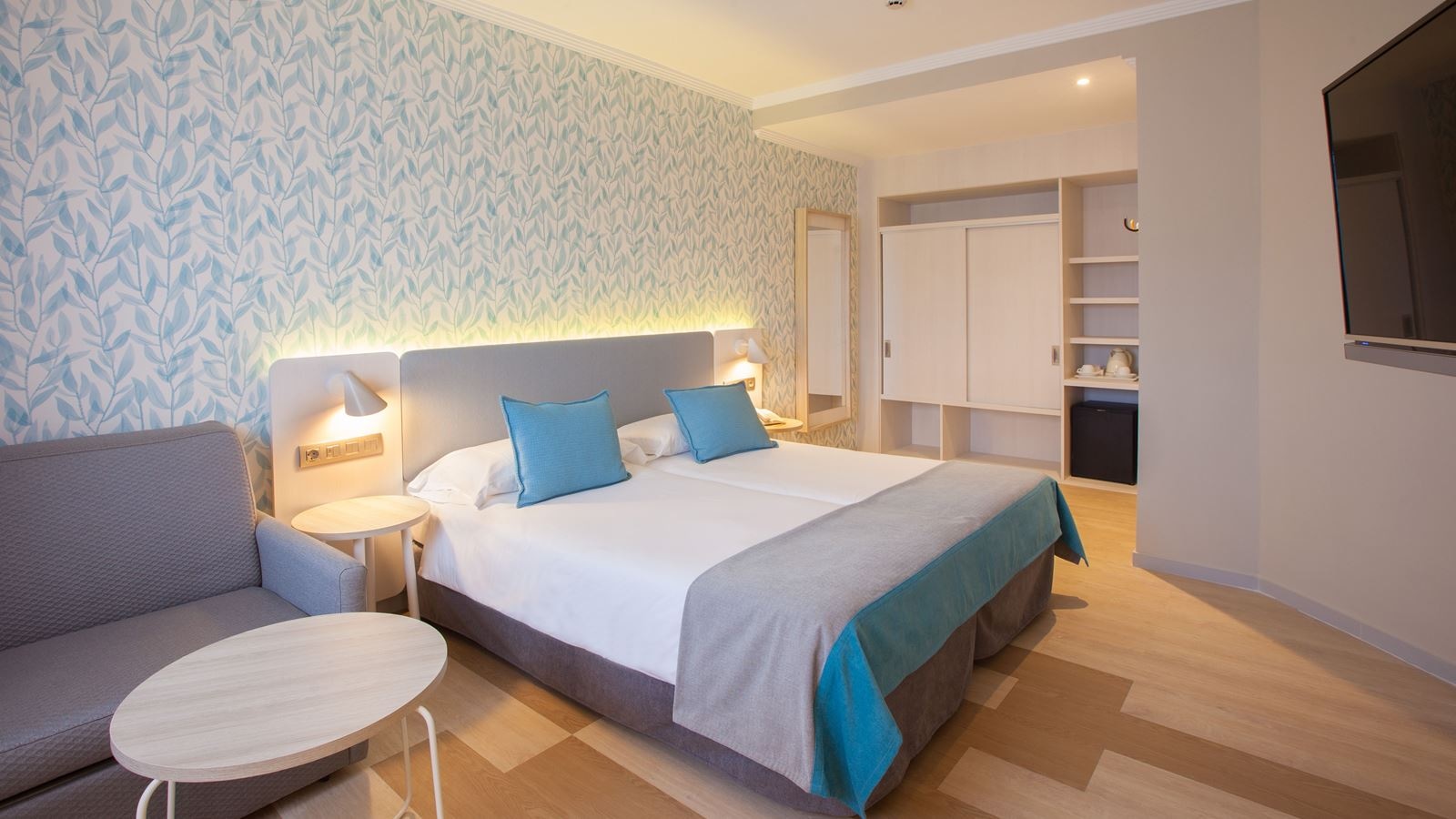 rooms-double-standard-economy