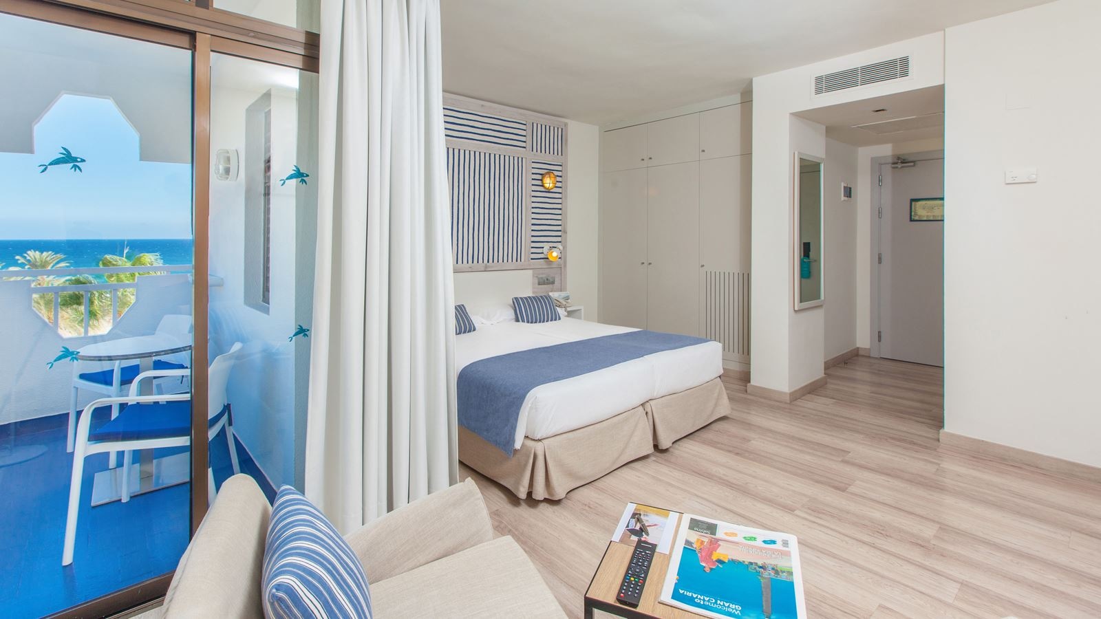 rooms-jus-junior-suite-with-balcony