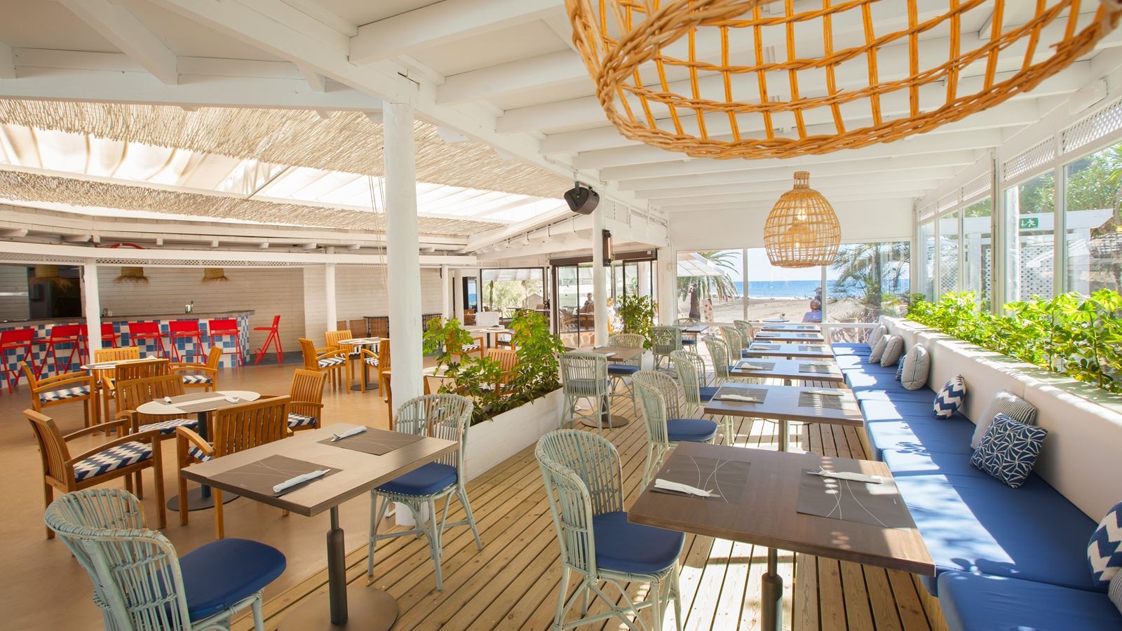 restaurants-restaurants