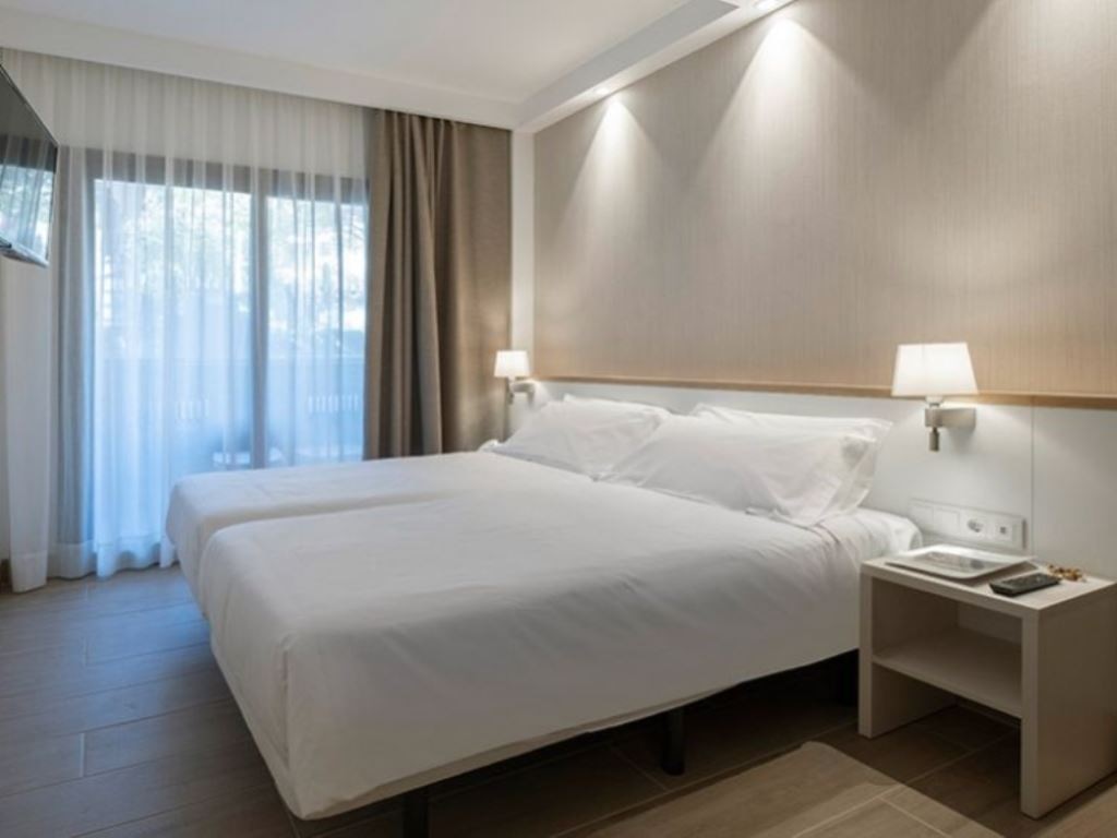 rooms-double-standard-room-balcony-or-terrace