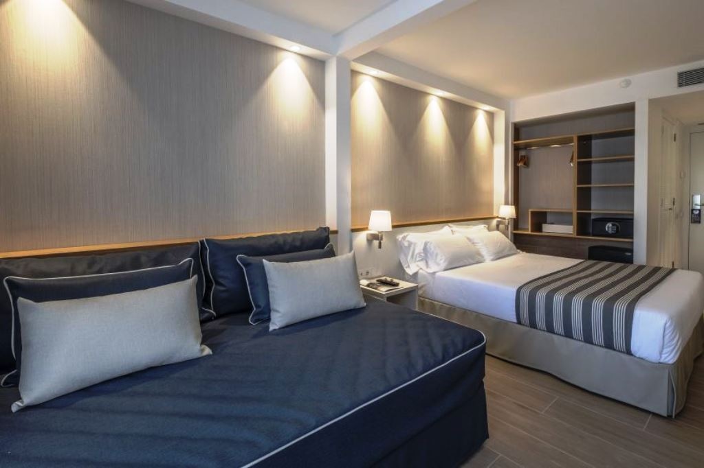 rooms-double-standard-room-balcony-or-terrace-single-use