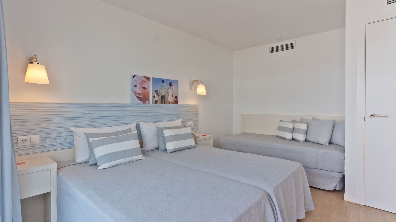 rooms-deluxe-family-room-balcony-or-terrace