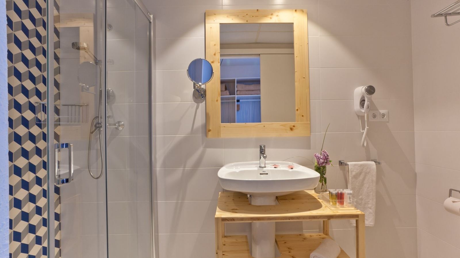 rooms-deluxe-family-room-balcony-or-terrace