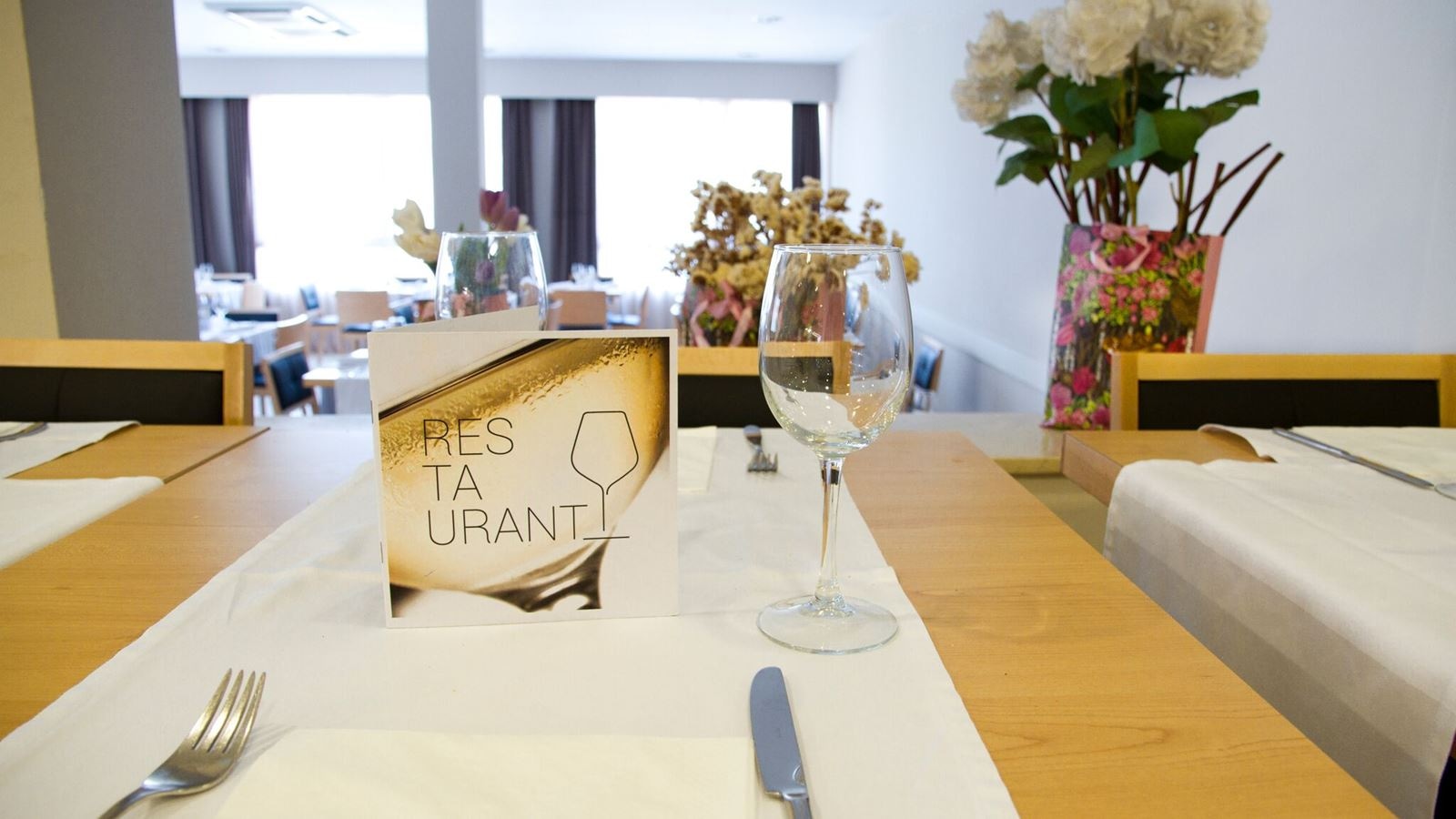 restaurants-main-restaurant